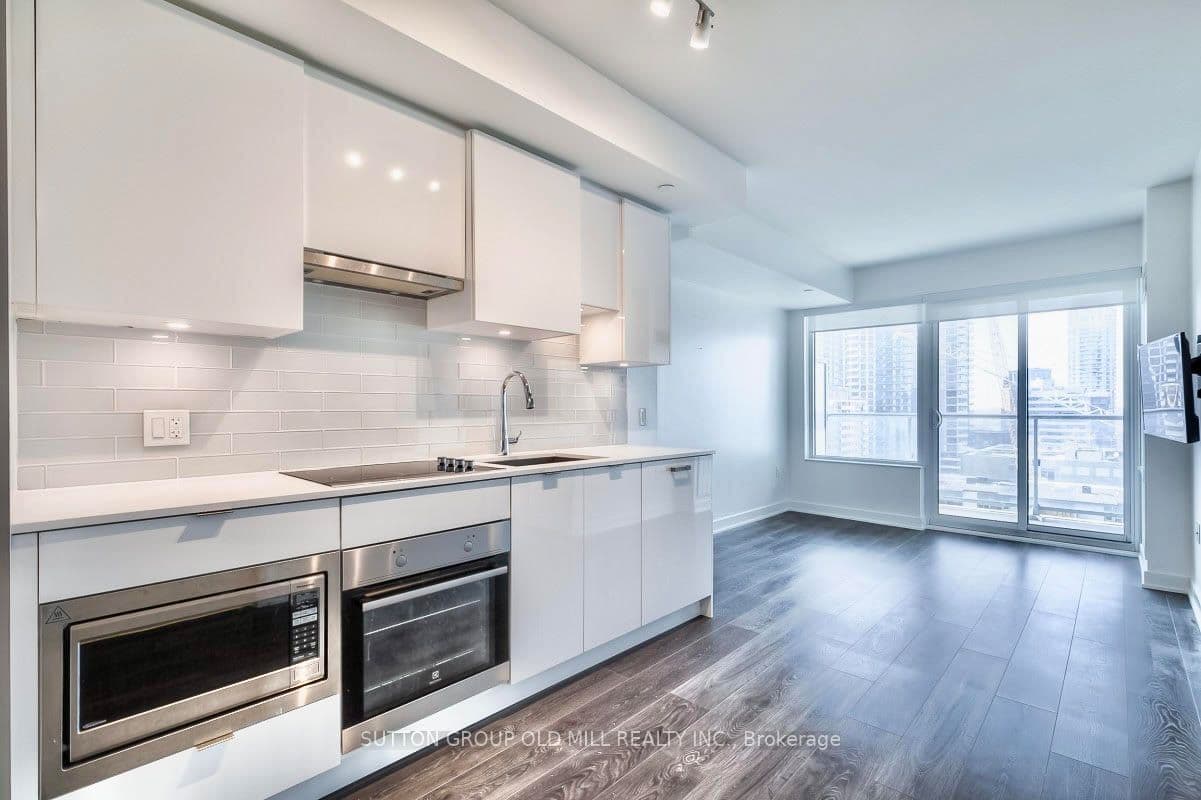 Unit 1411 195 Redpath Avenue photo 1