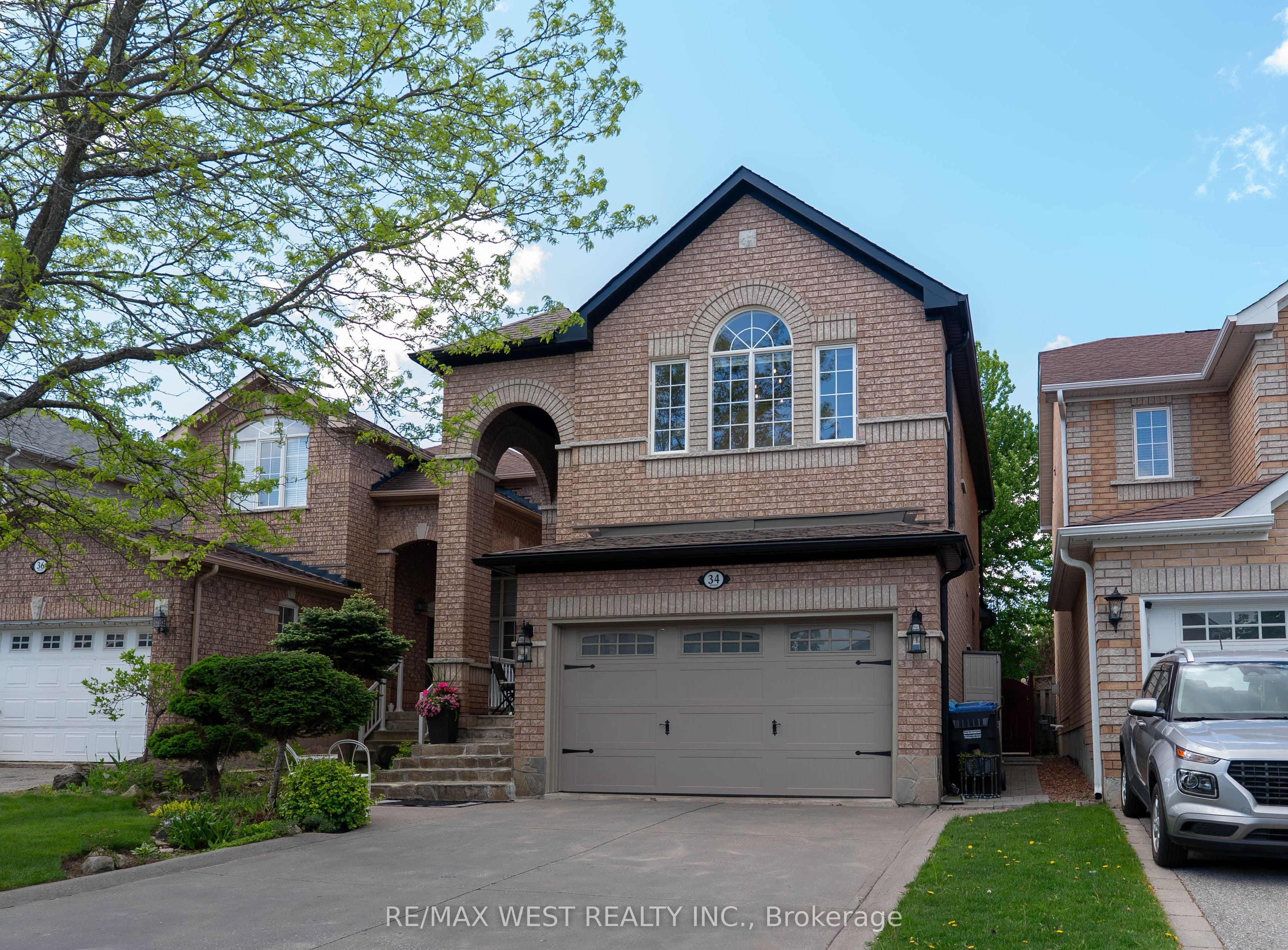 34 Crestridge Drive photo 1