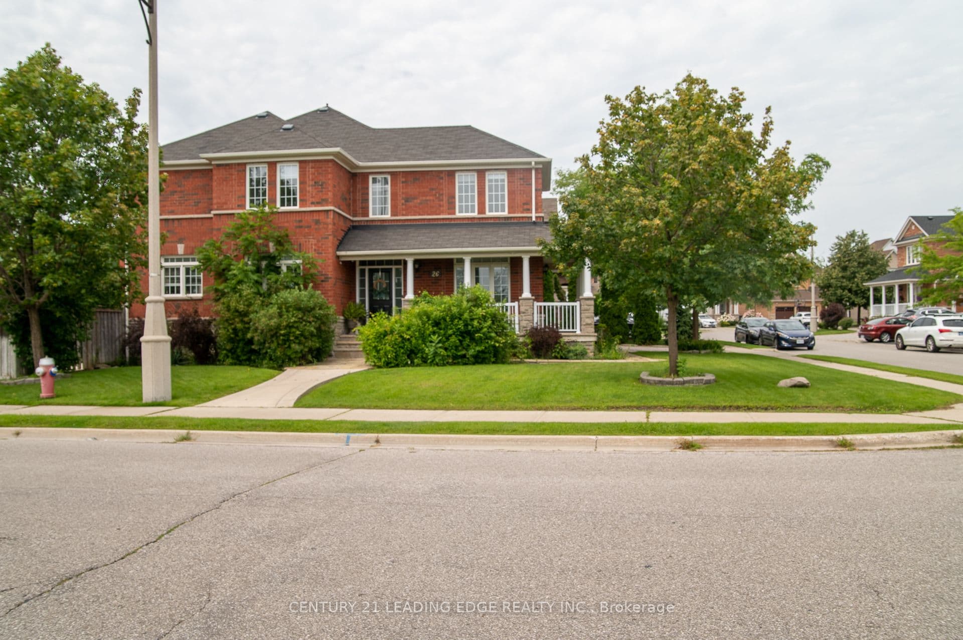 26 Huntspoint Drive photo 1
