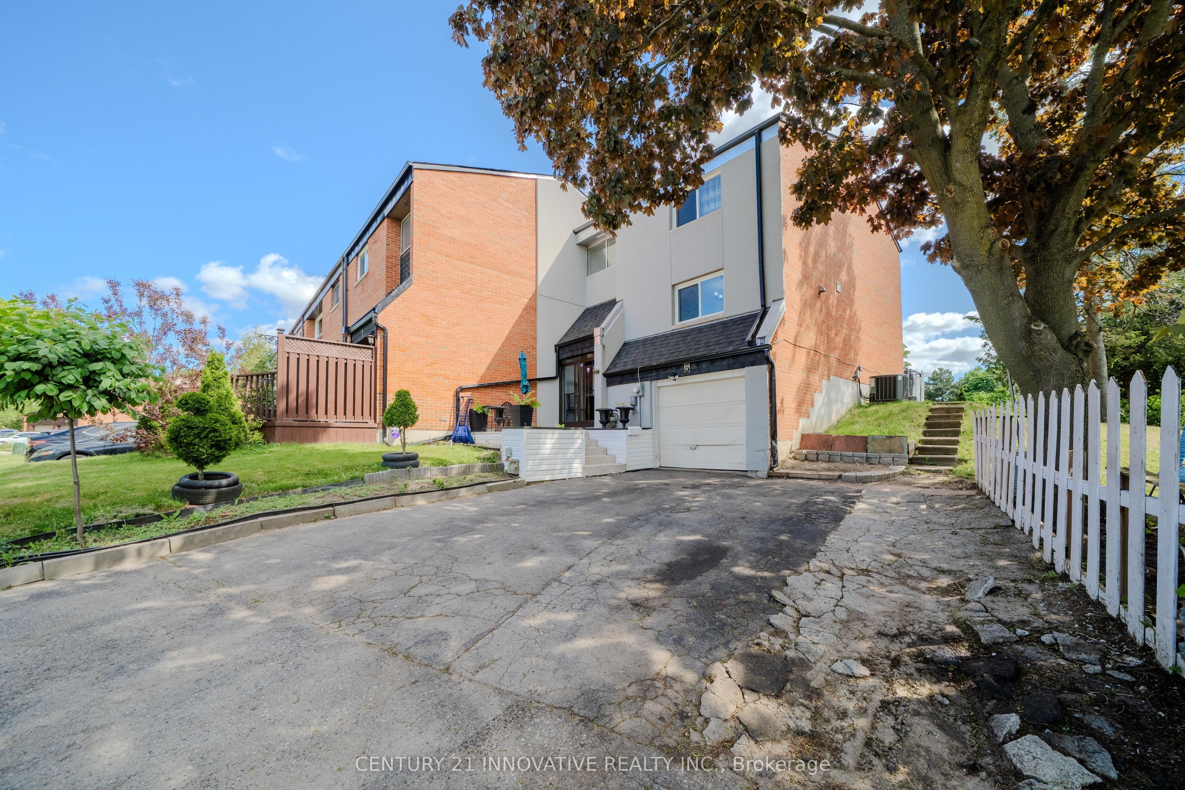 5 Cheatham Place photo 1