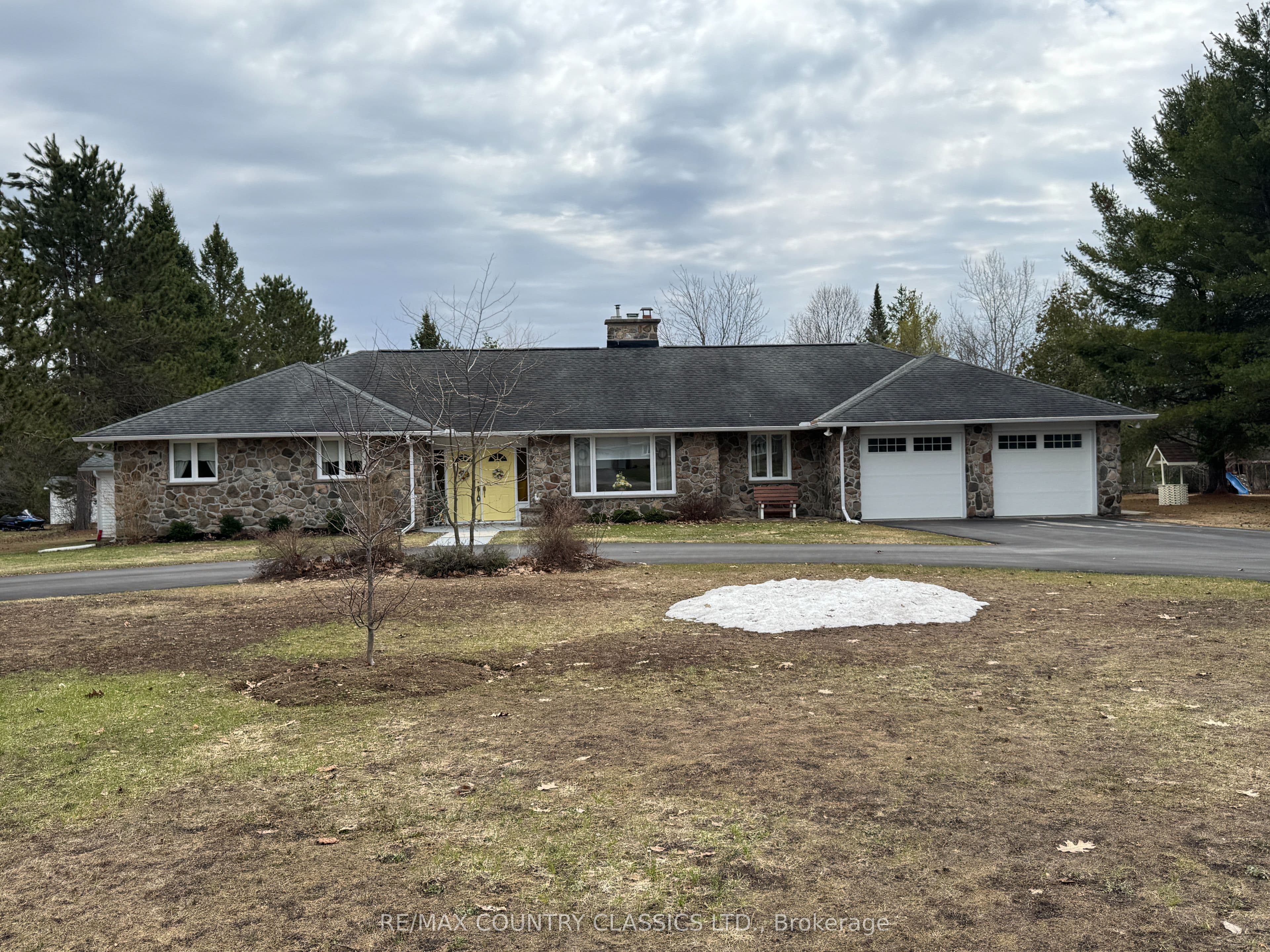 37 Golfview Drive photo 1
