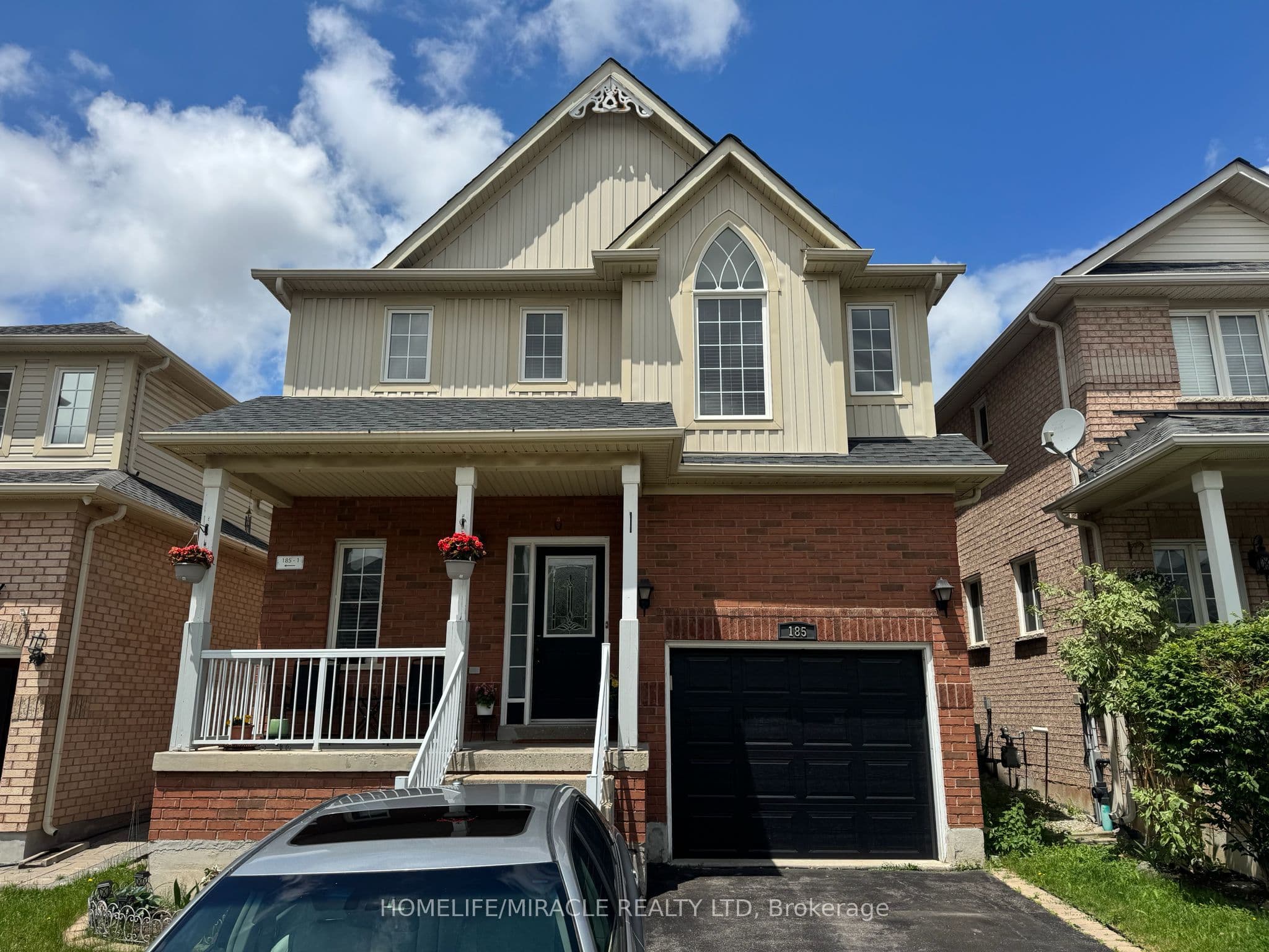 185 Featherstone Road photo 1
