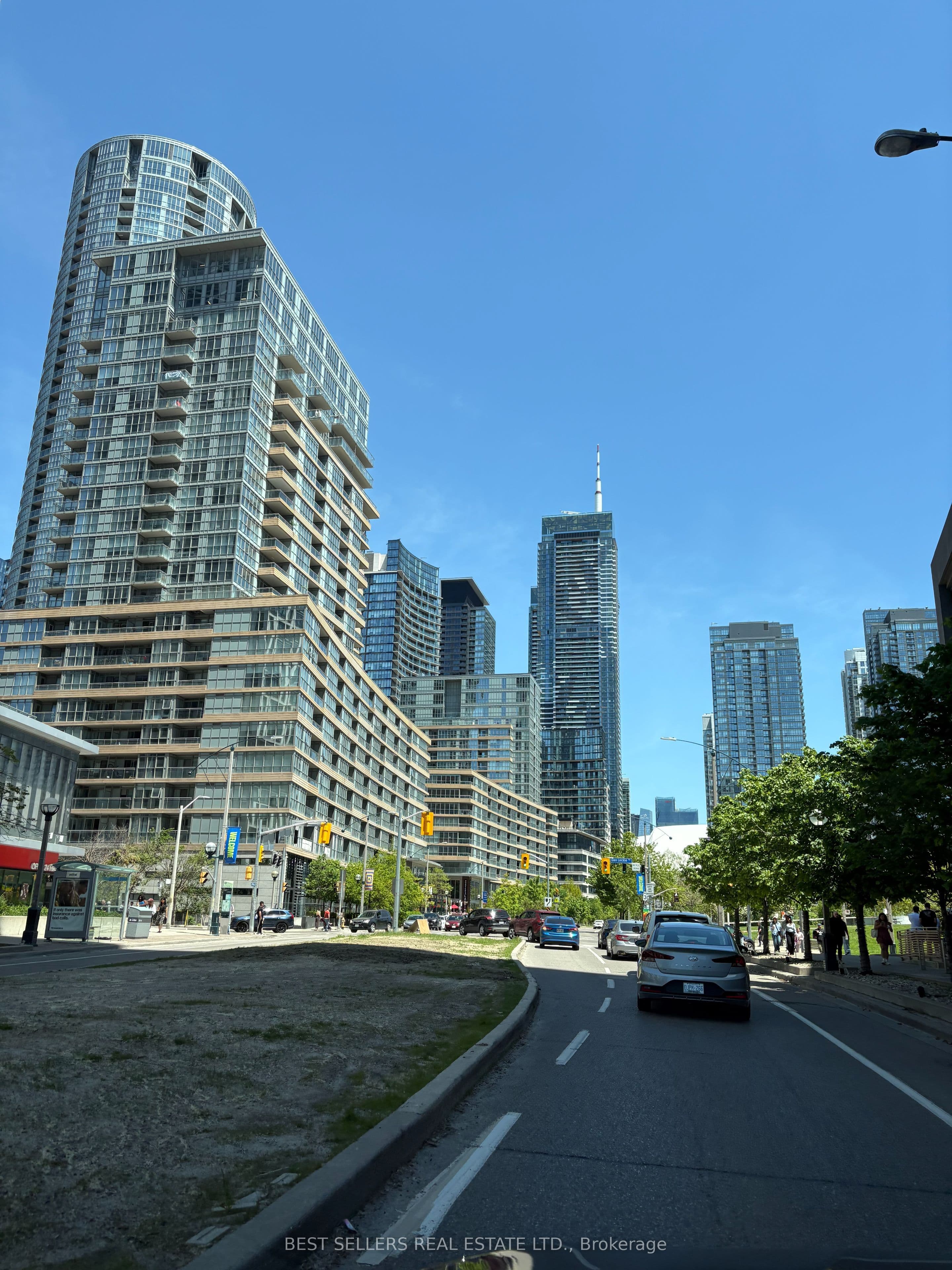 Unit 1001 4000 Spadina Avenue photo 1