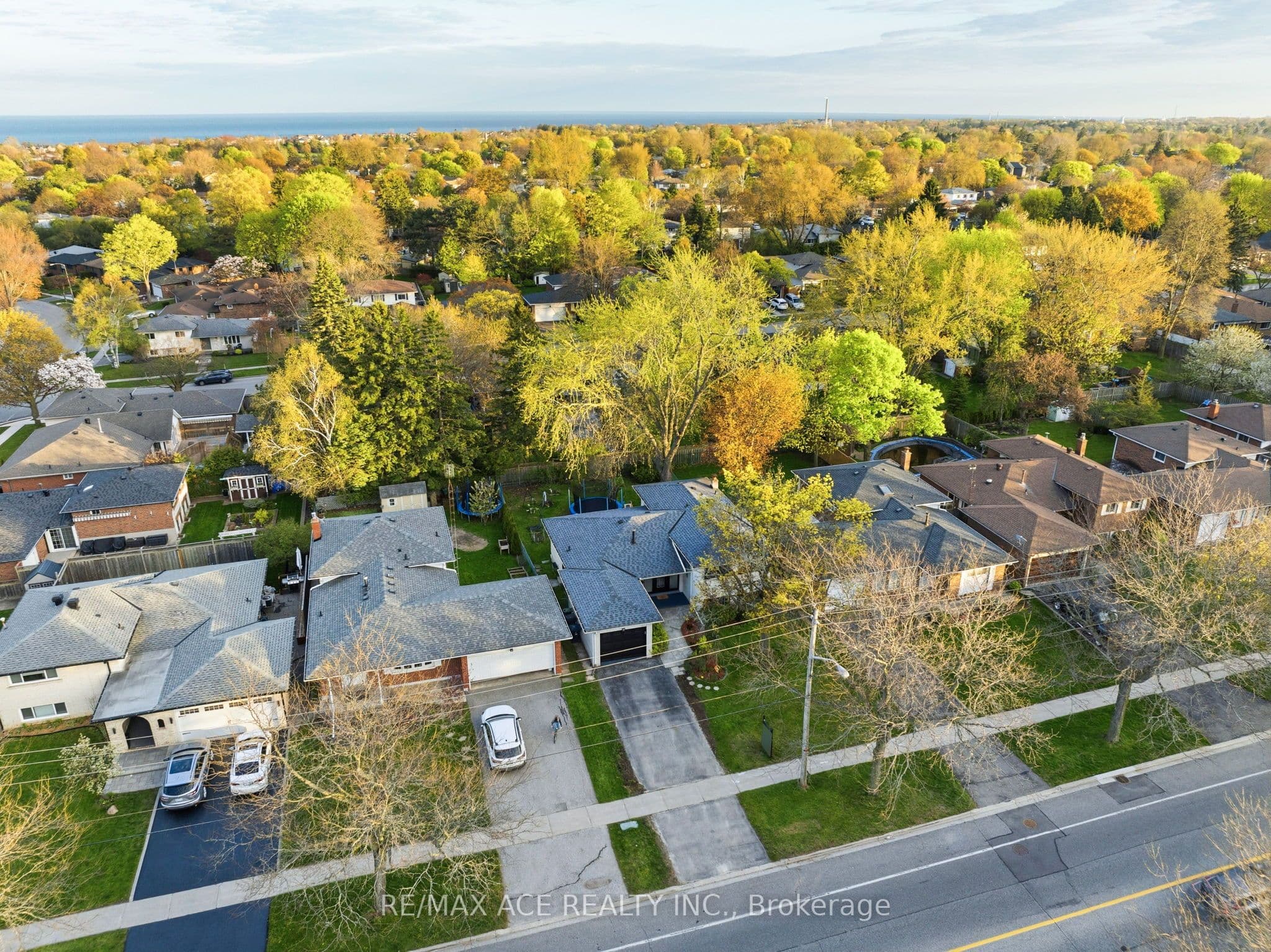 399 Lawson Road photo 1