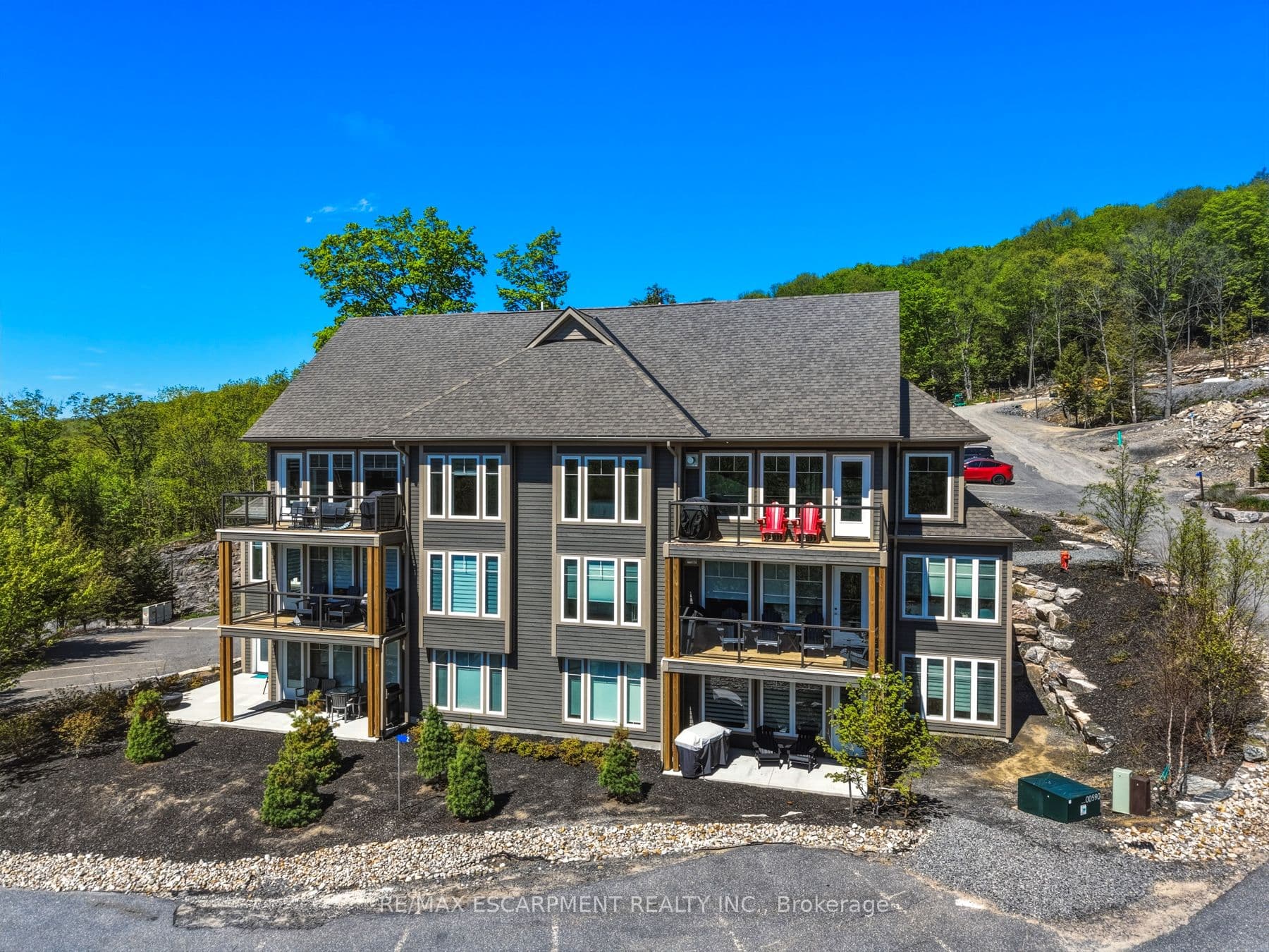 Unit 301 2 Tree Tops Lane photo 1