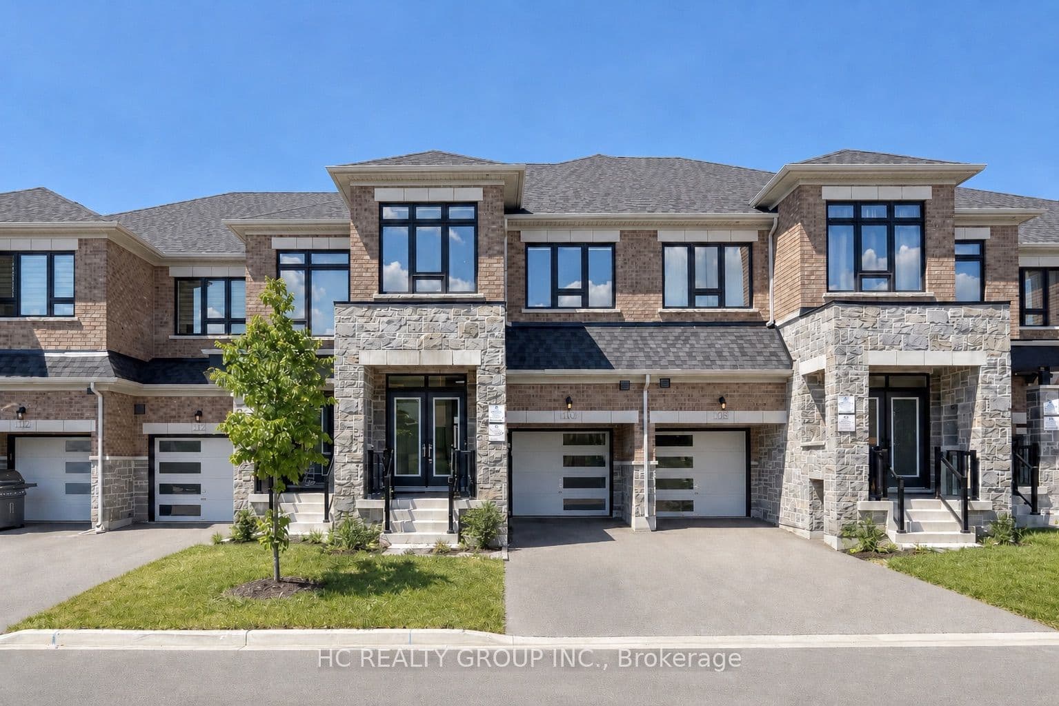 8 Hewison Avenue photo 1
