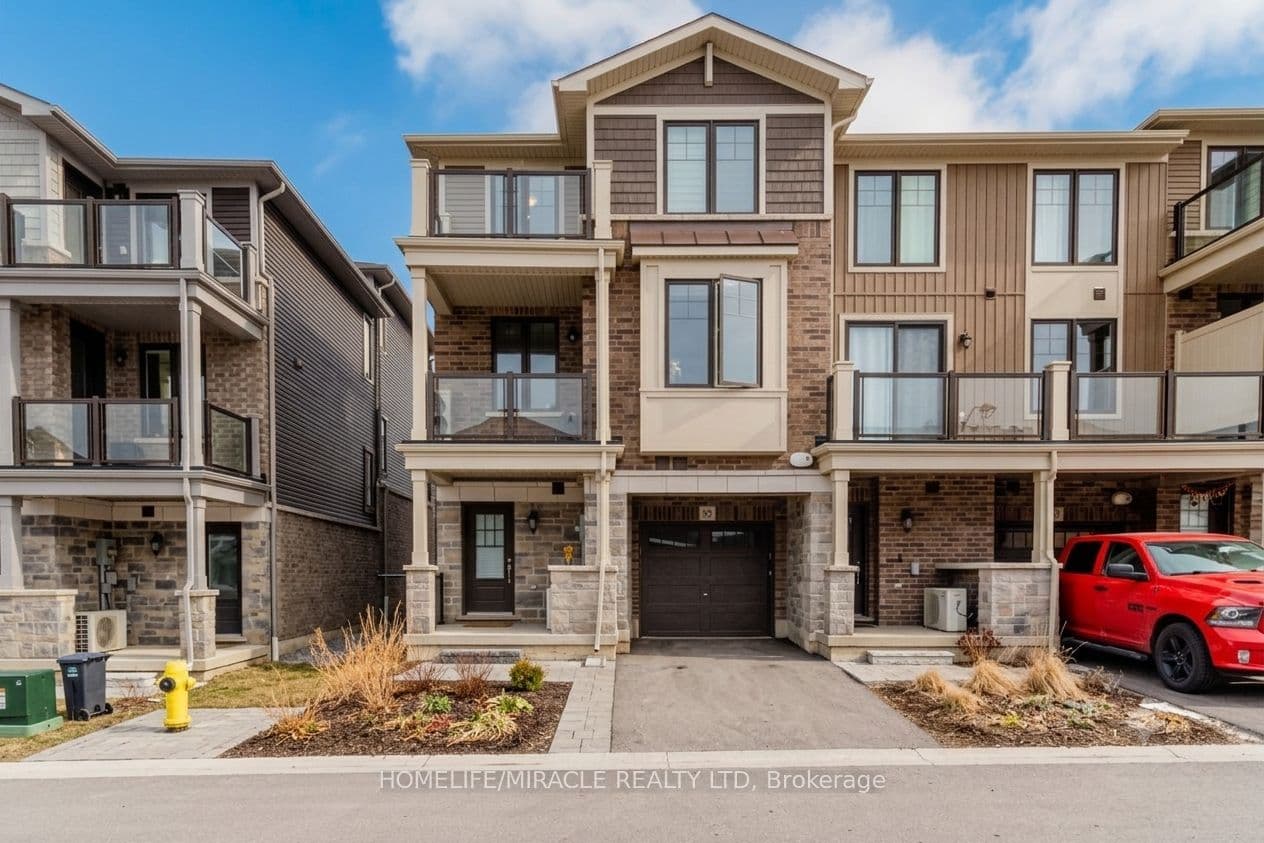Unit 92 10 Birmingham Drive photo 1
