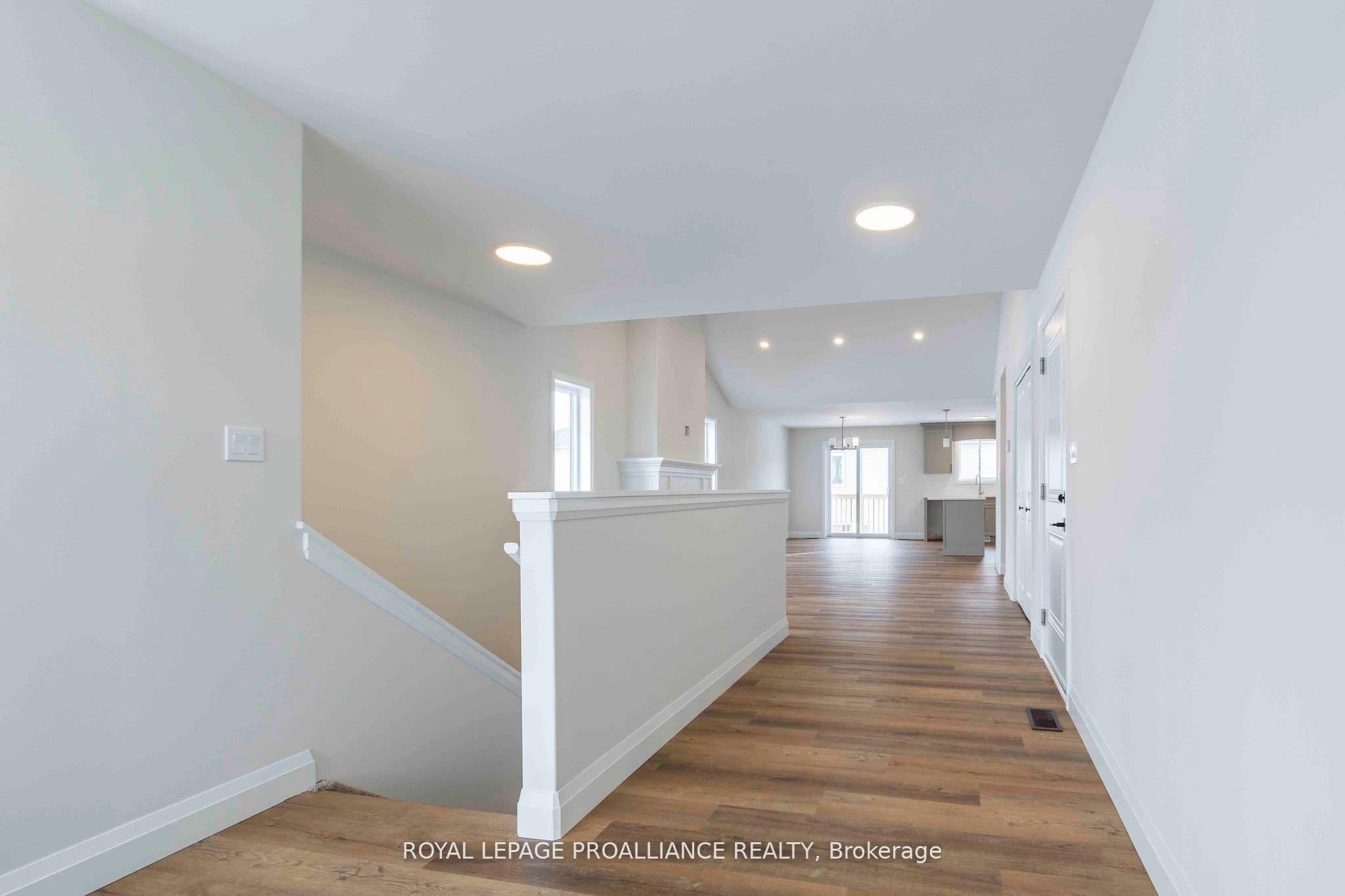 70 Stirling Crescent photo 1