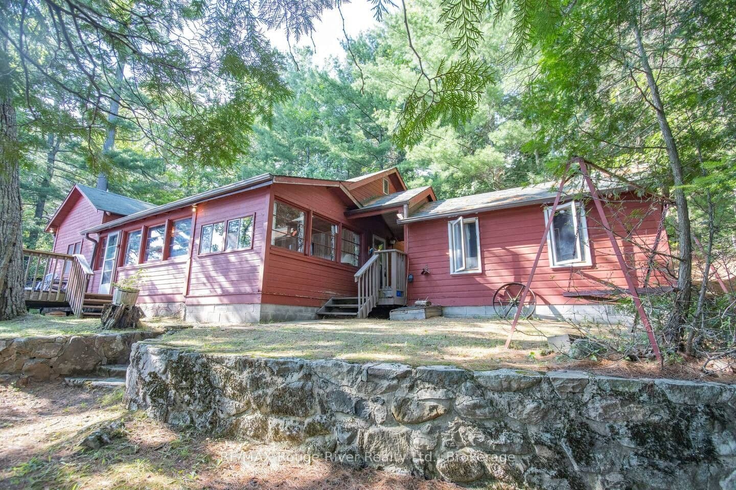 1246 Sugar Bush Lane photo 1