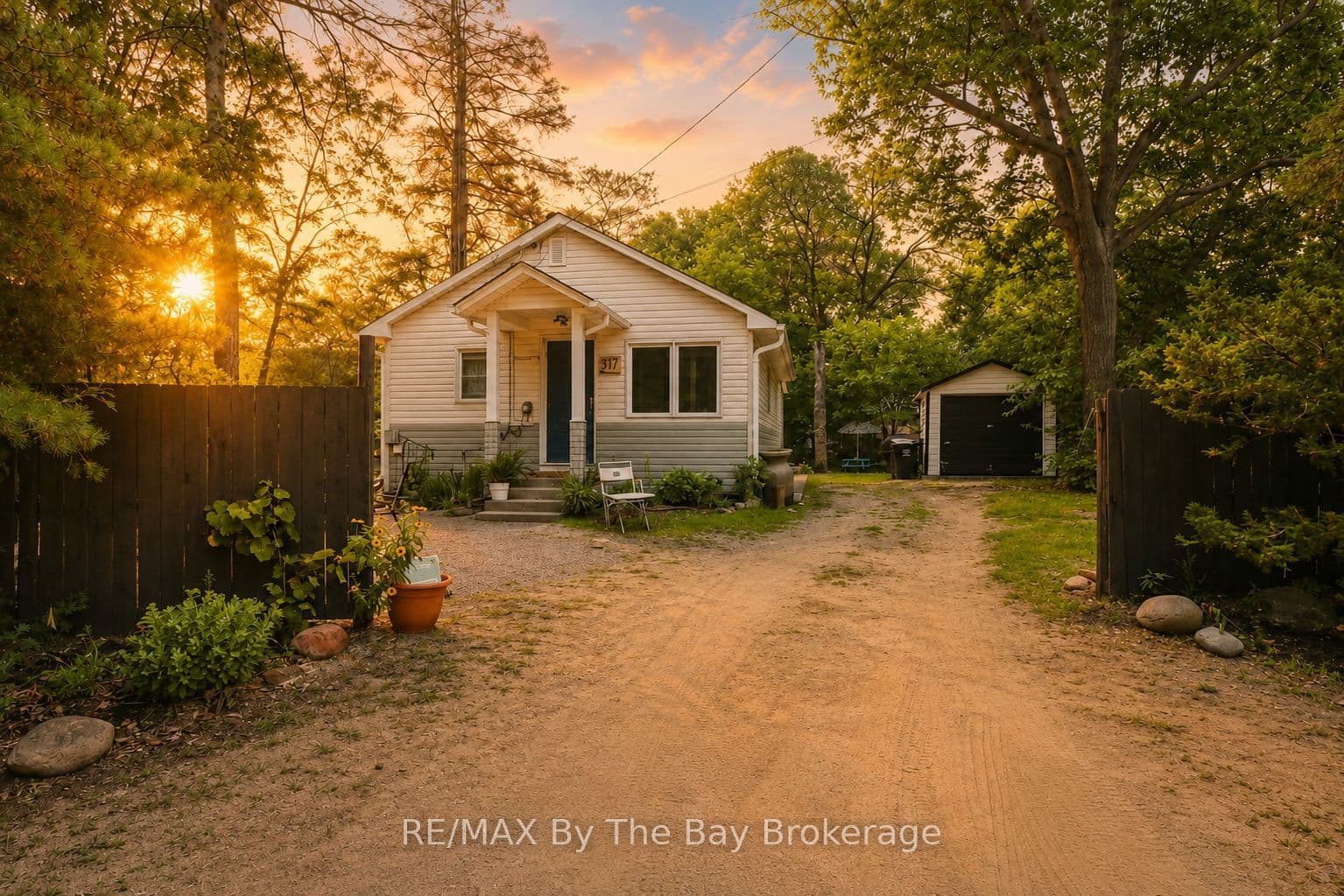 217 Dunkerron Avenue photo 1