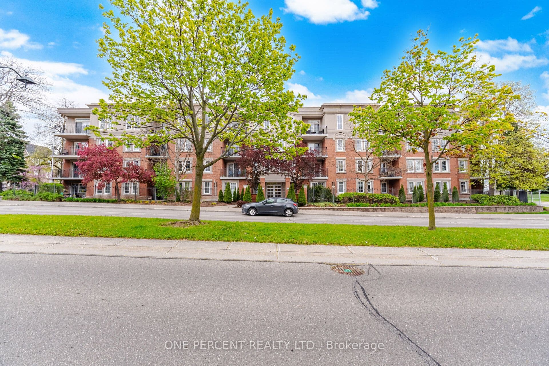 Unit 208 2301 Parkhaven Boulevard photo 1