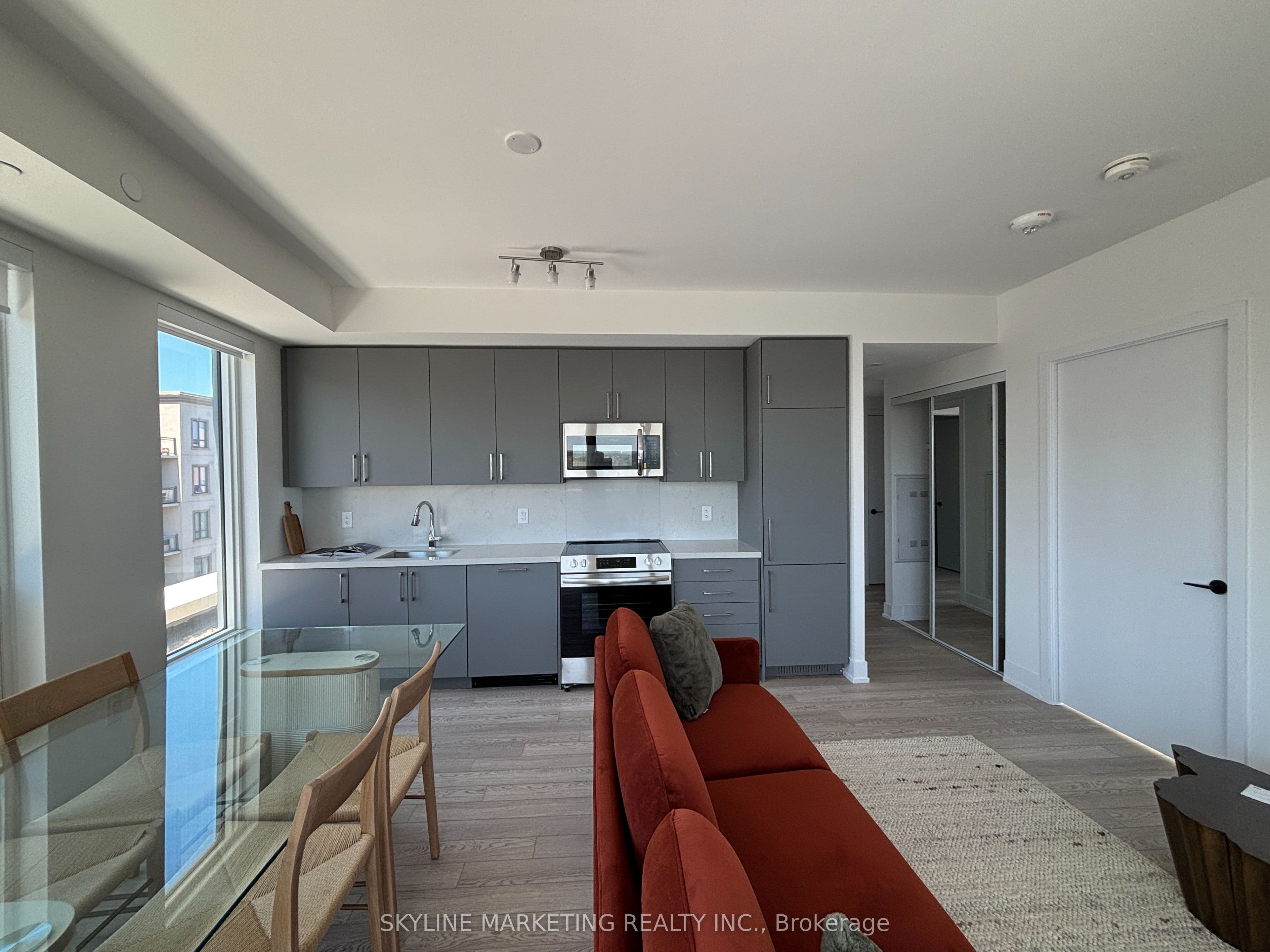 Unit 733 2450 Old Bronte Road photo 1