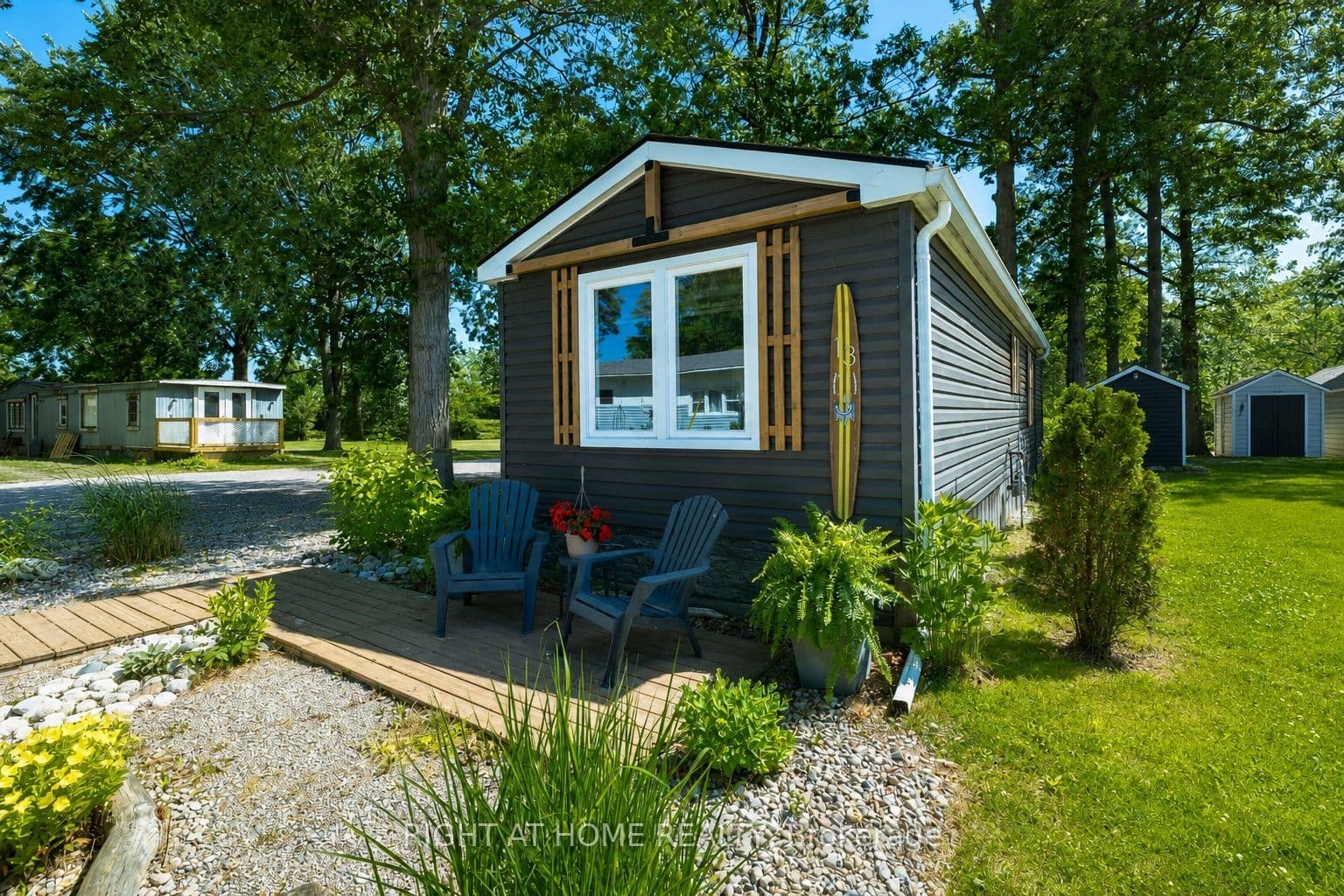 2891 OLD LAKESHORE Road photo 1