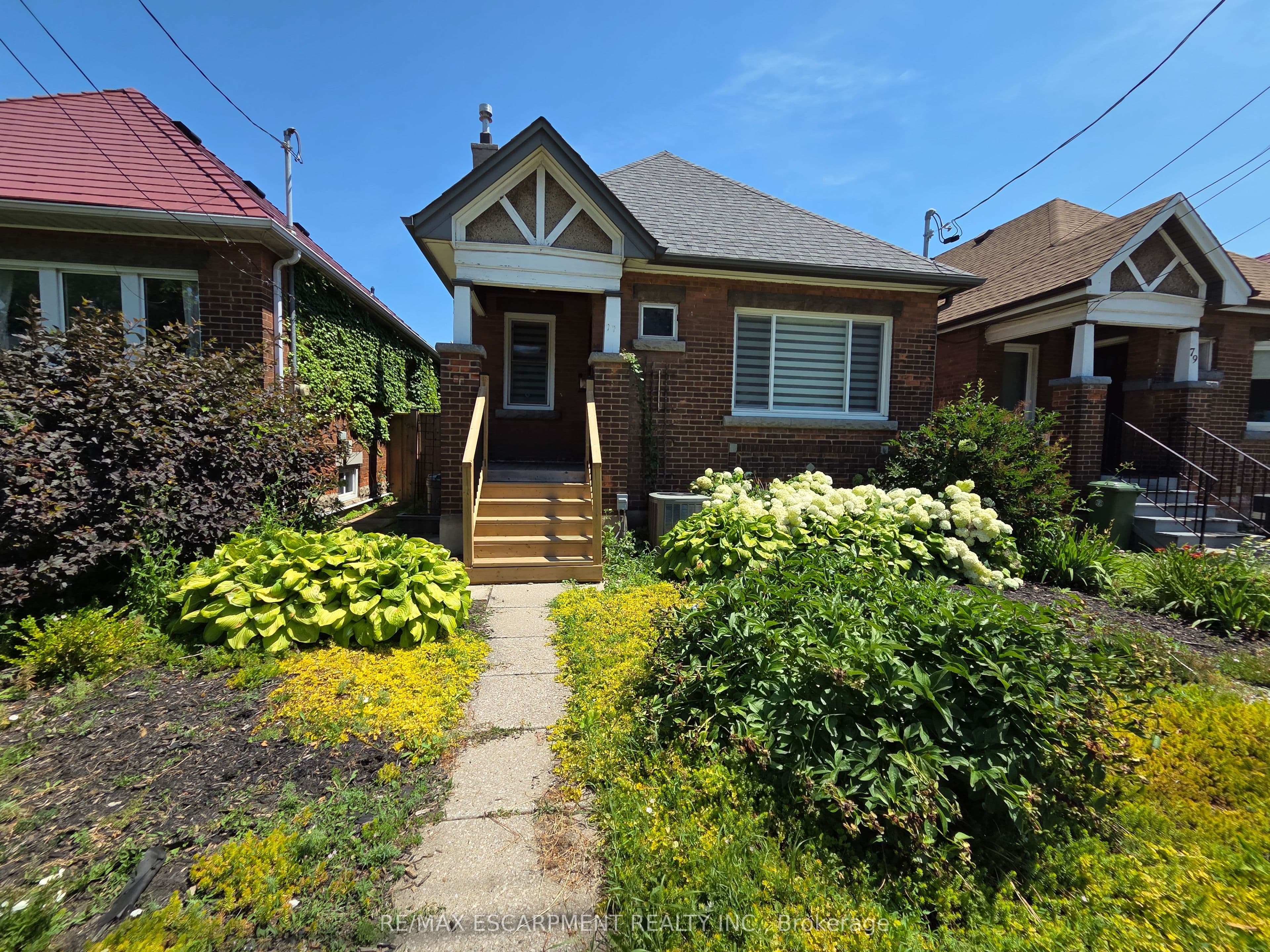 77 Paradise Road photo 1
