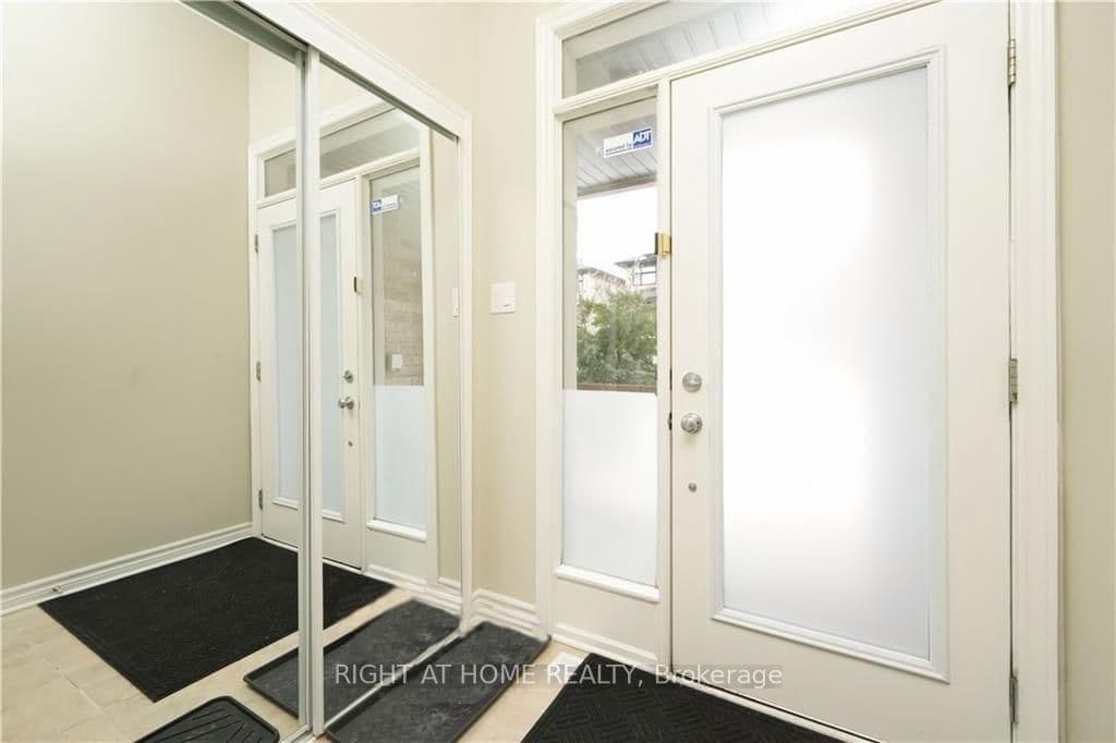 105 NUTTING Crescent photo 1