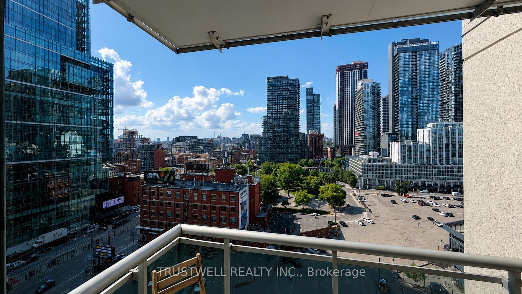 Unit 1802 381 Front Street photo 1