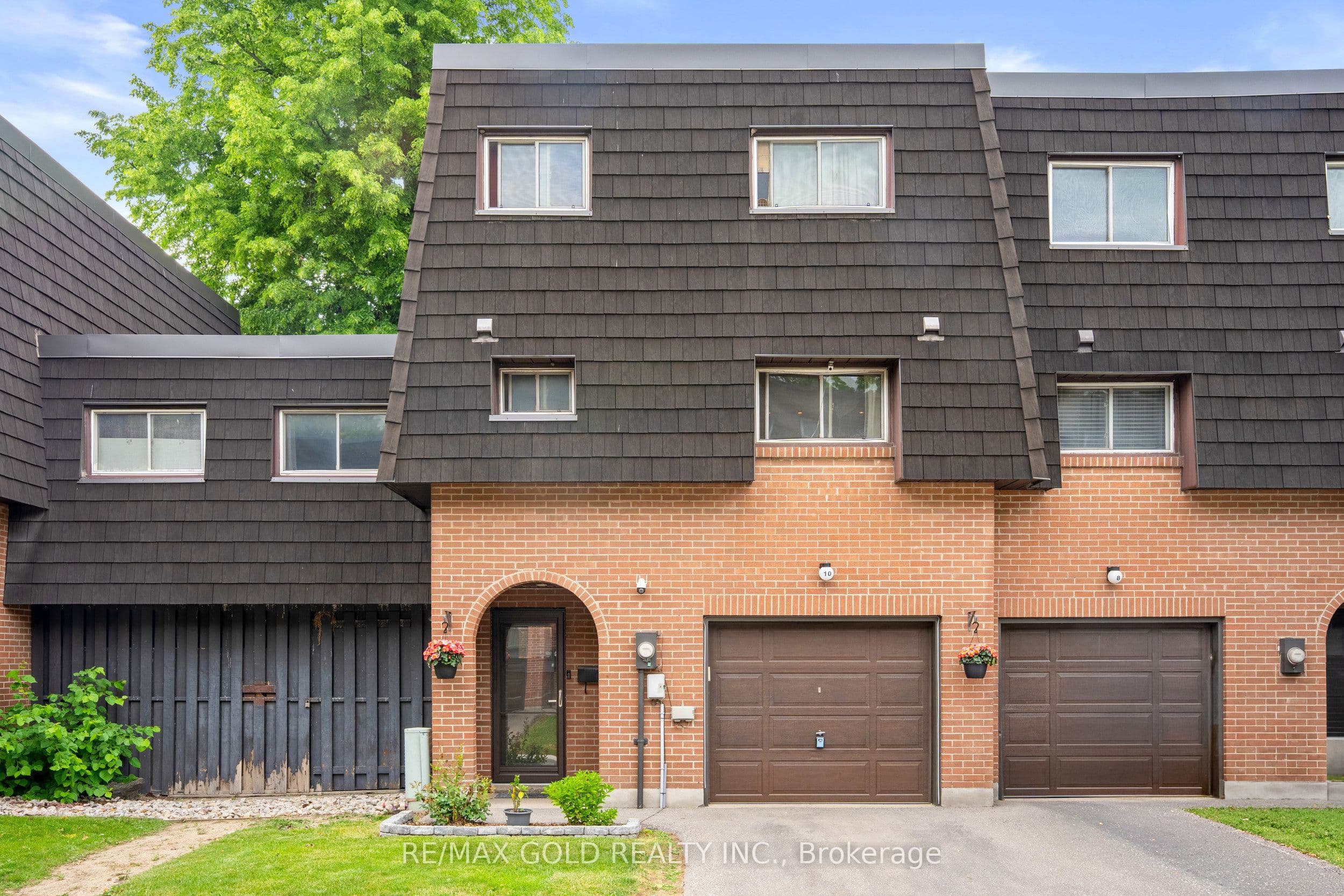 10 Darras Court photo 1