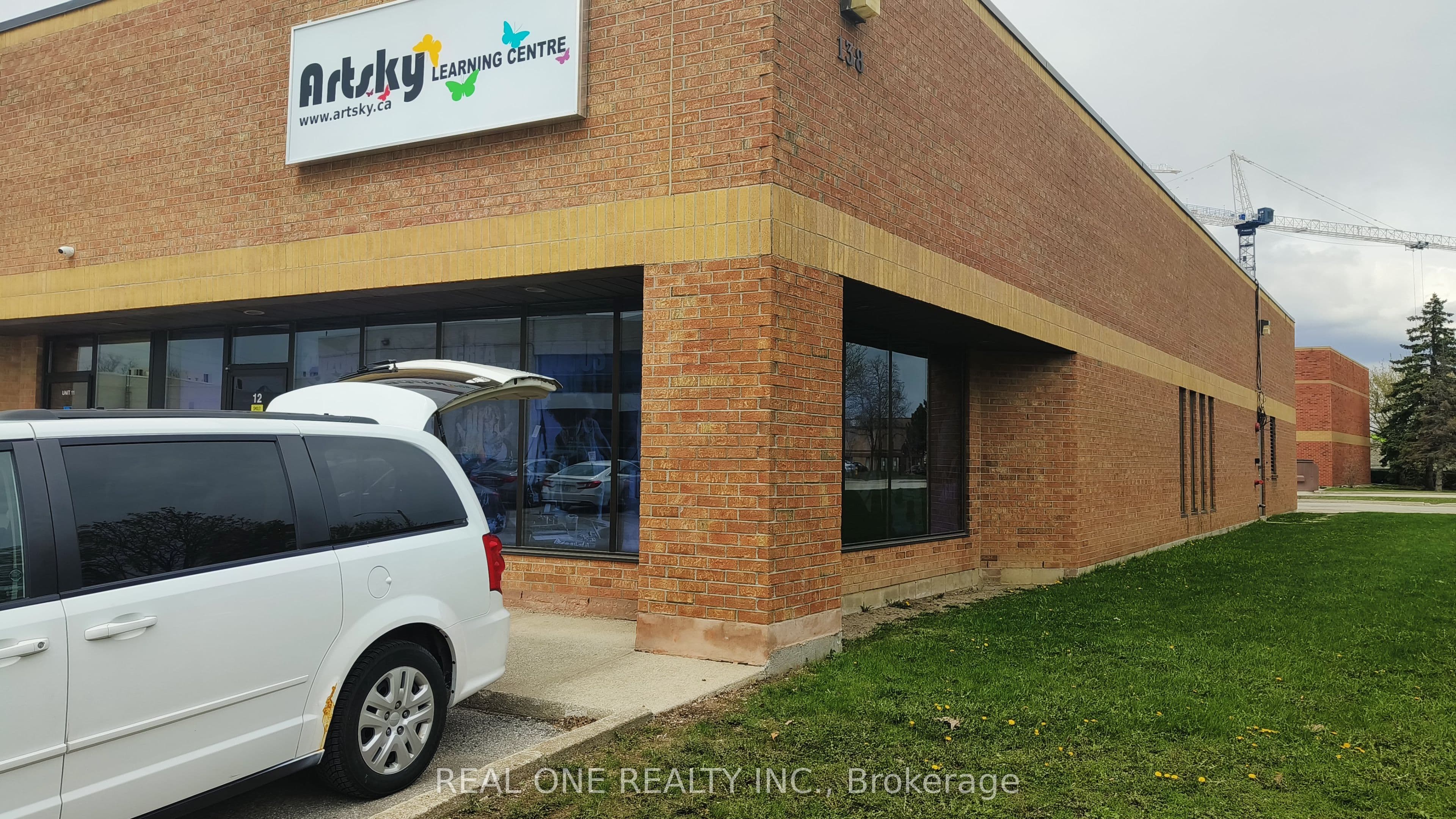 Unit 12 138 Anderson Avenue photo 1