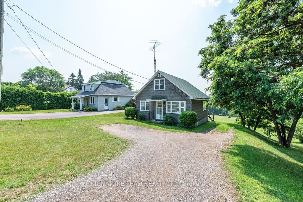 227 Bonnechere Street photo 1