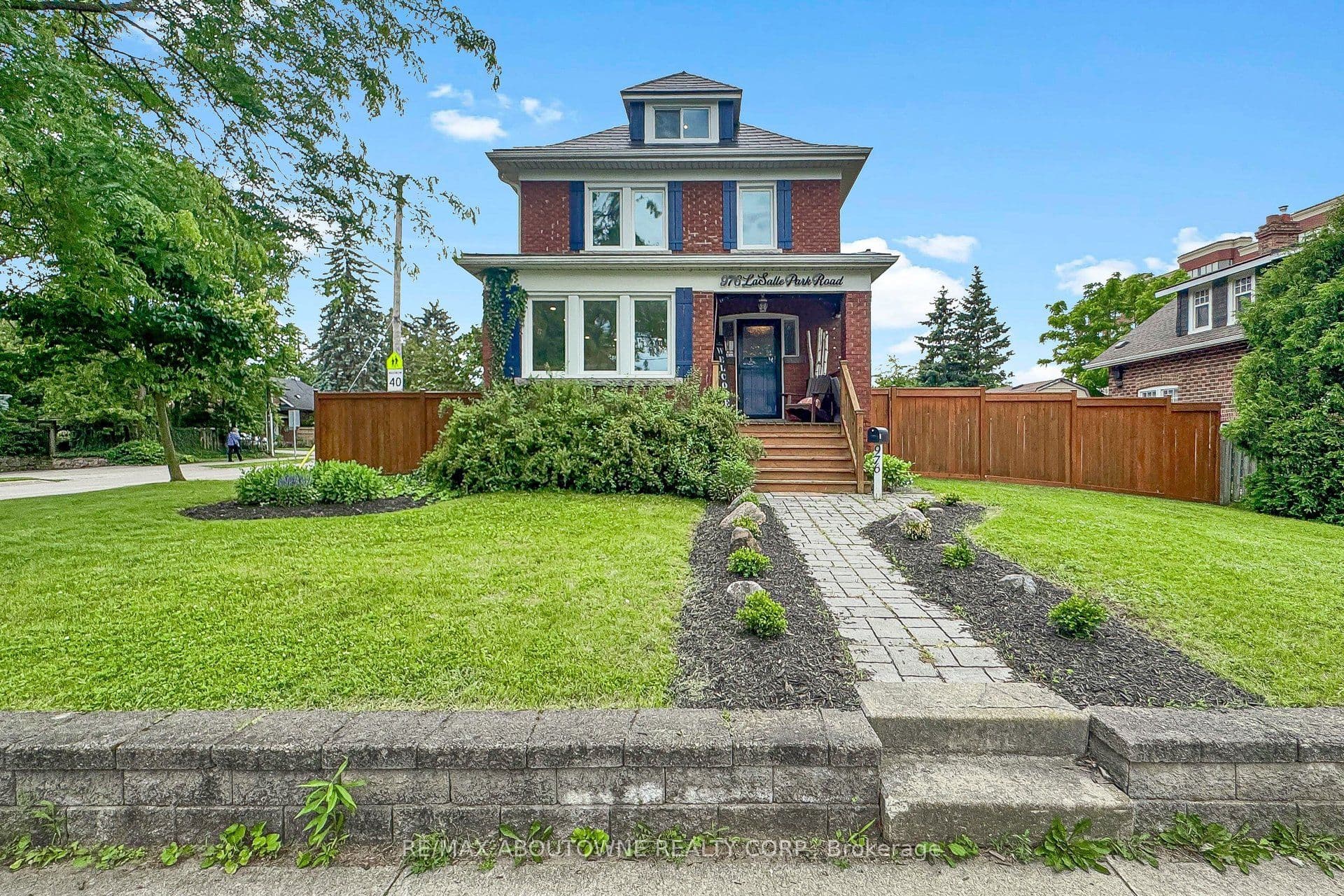 976 Lasalle Park Road photo 1