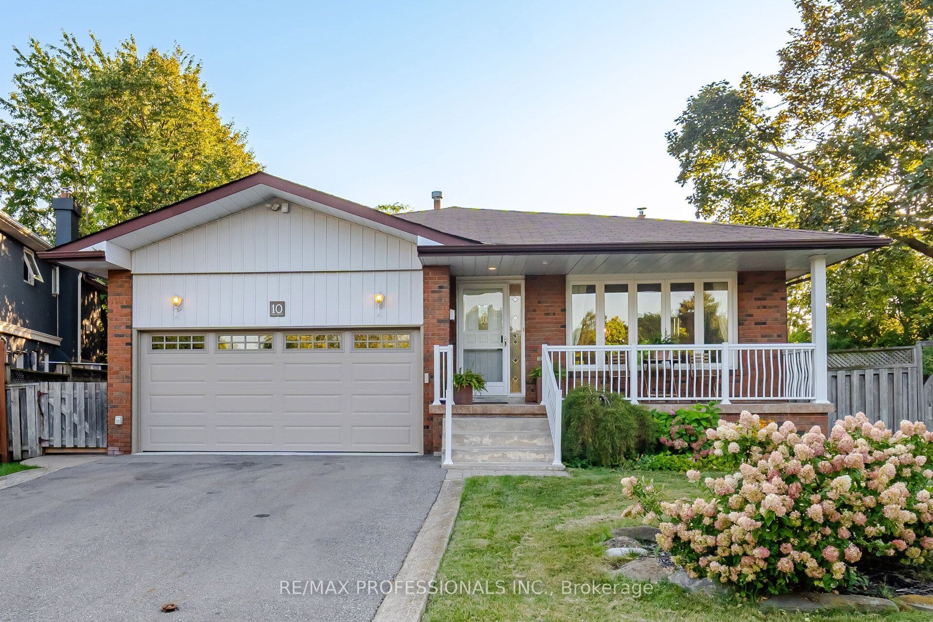 10 Hopedale Court photo 1
