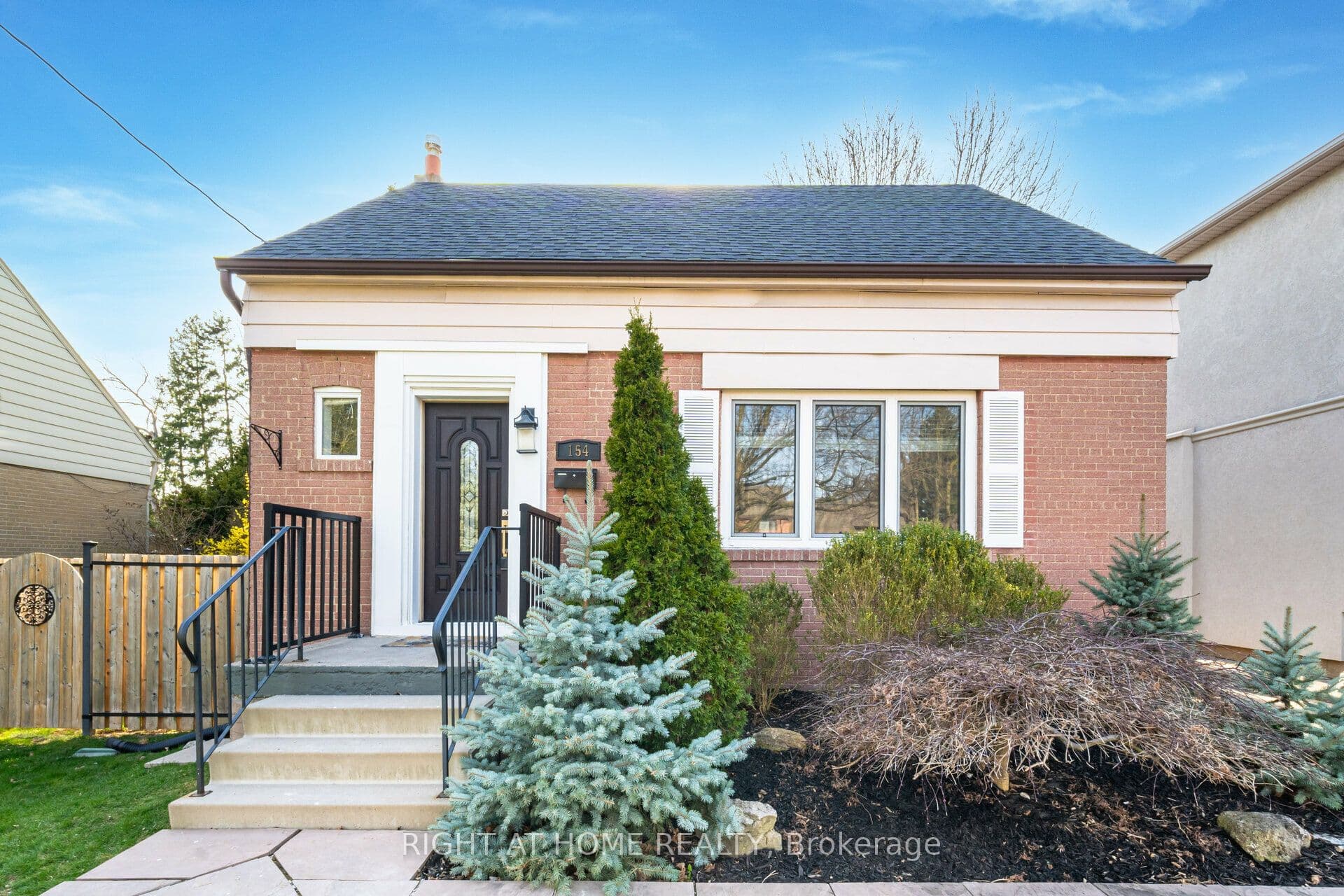 154 Martin Grove Road photo 1