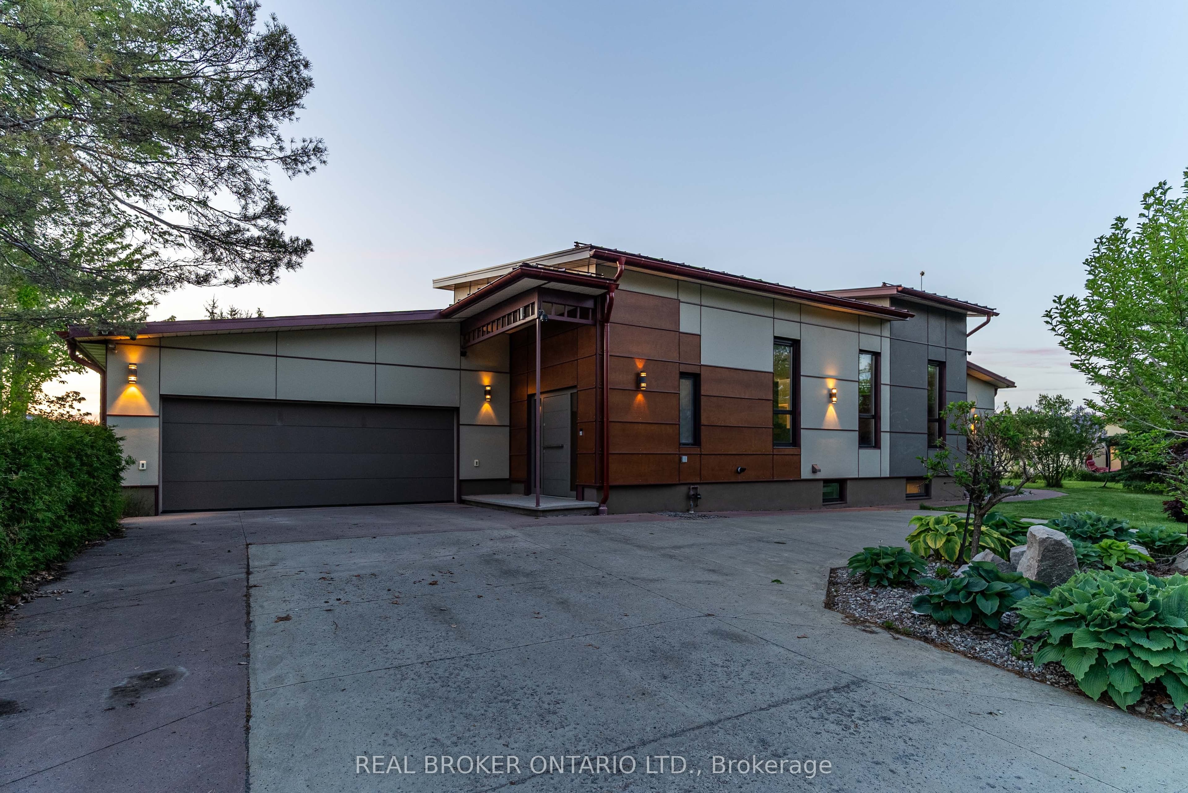 5879 Leitrim Road photo 1