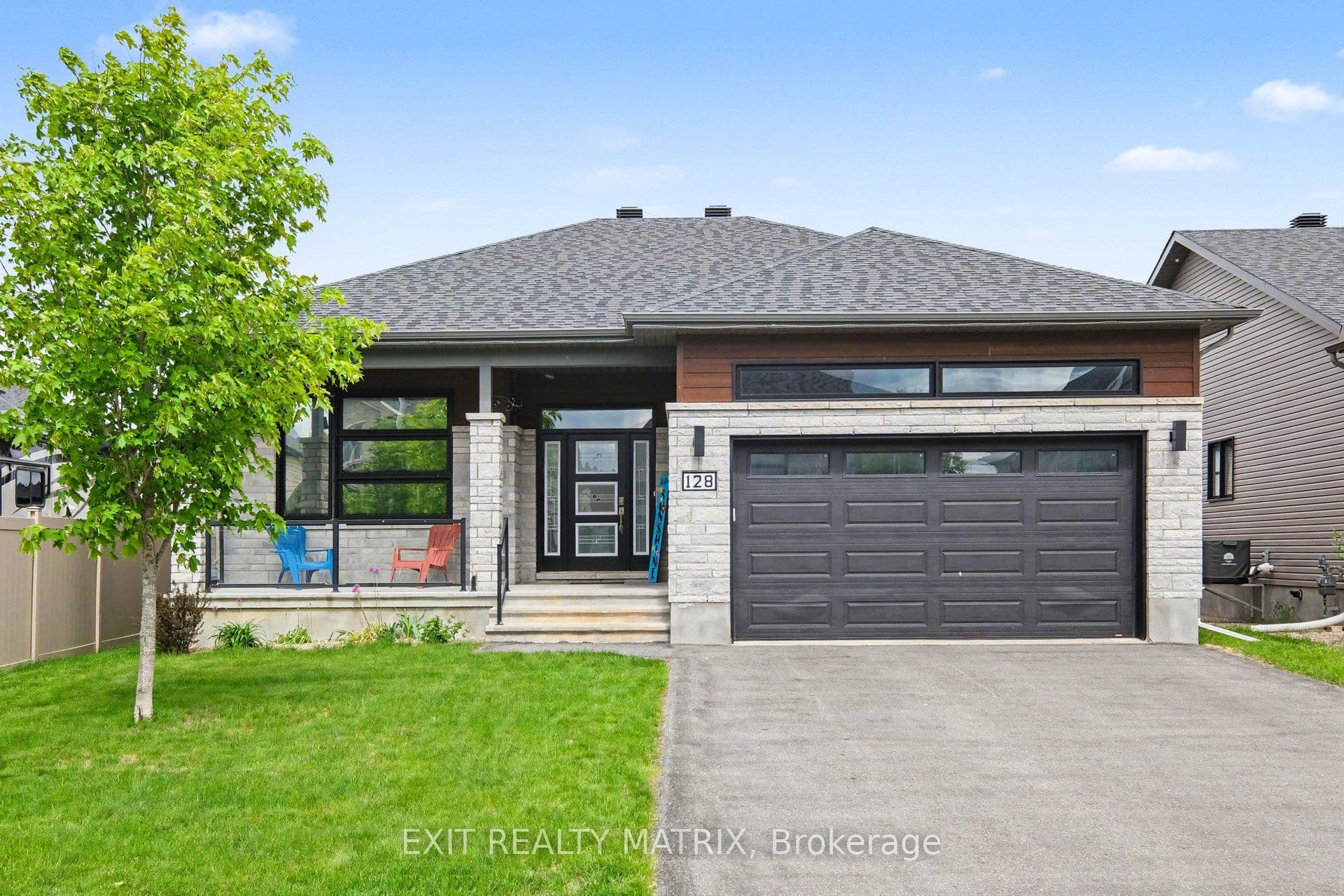128 Lyon Street photo 1