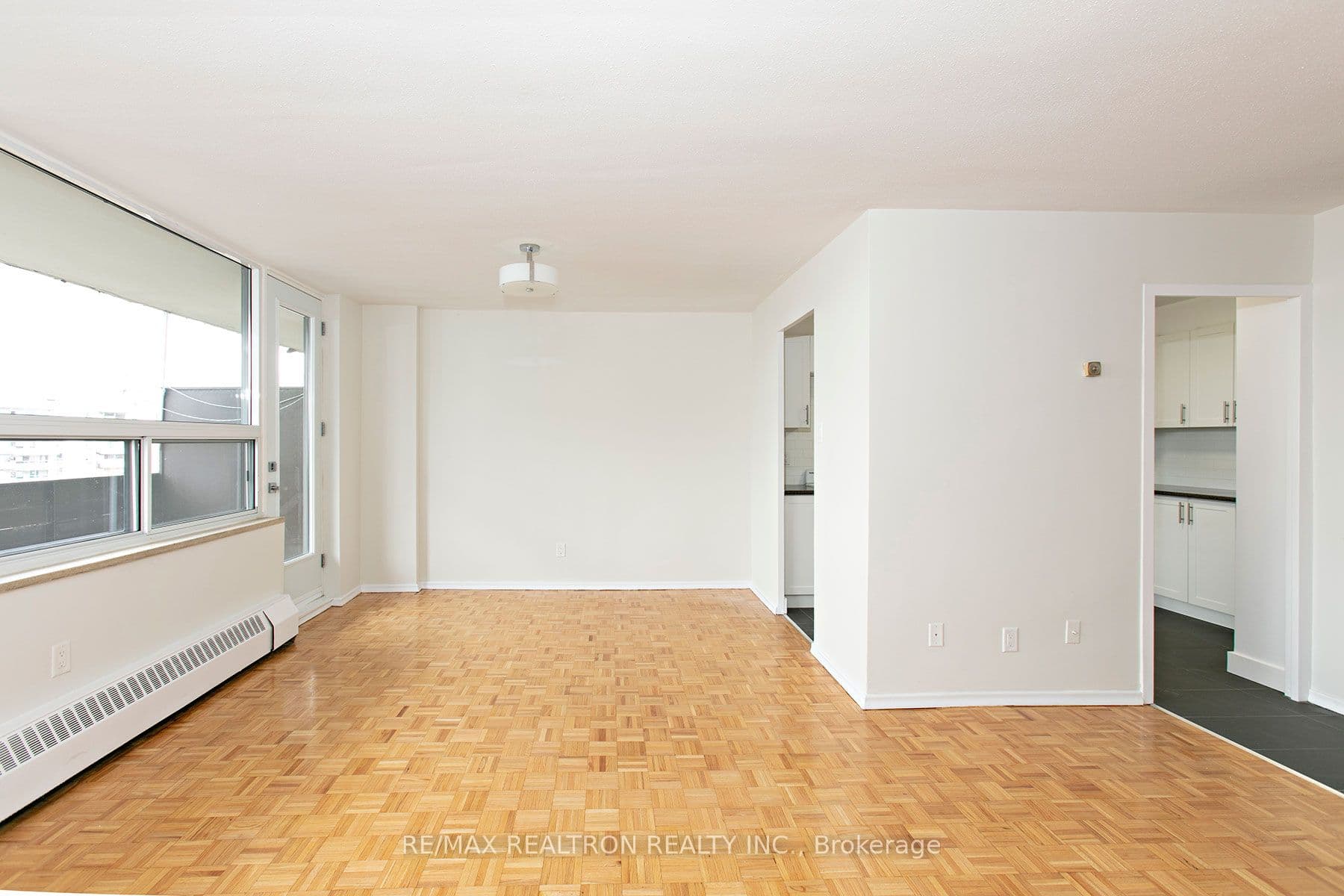 Unit 1008 6200 Bathurst Street photo 1