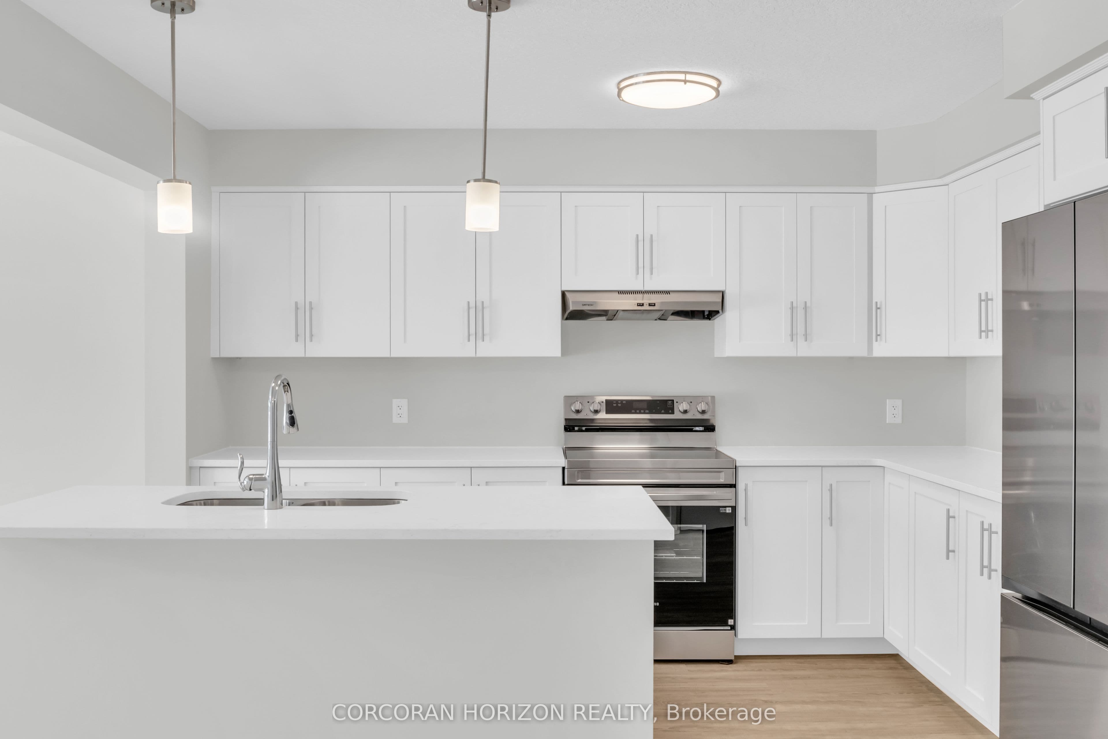 Unit 65 520 Orr Street photo 1