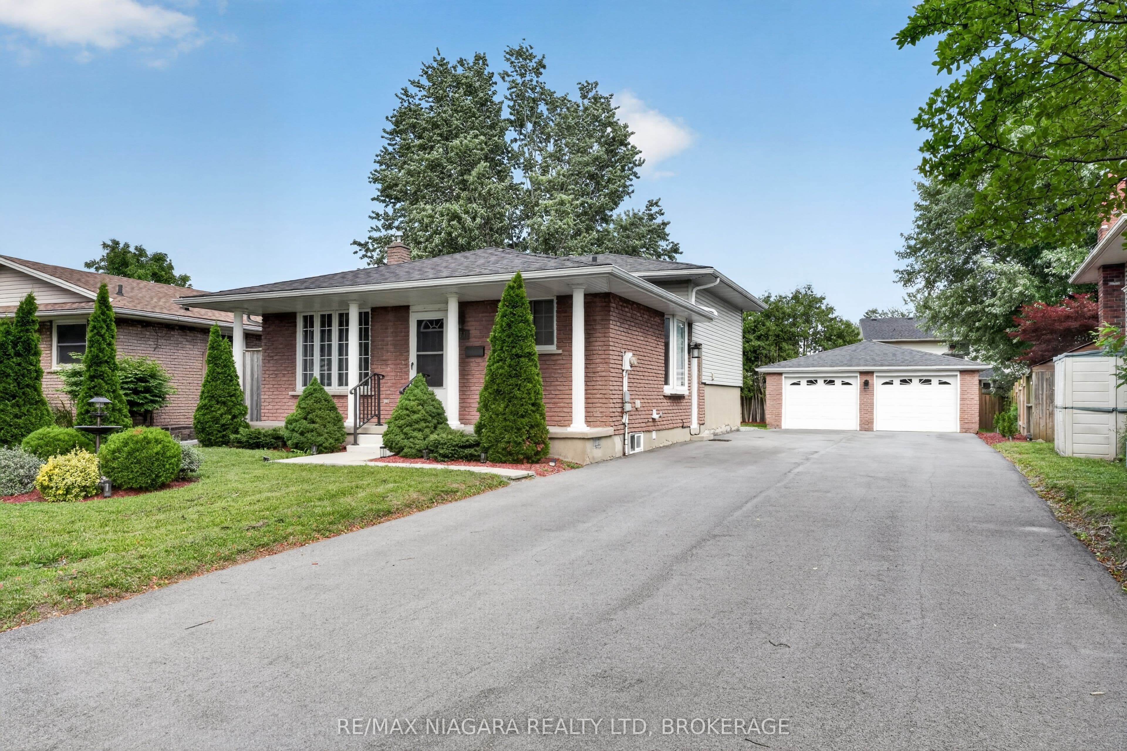4074 Brookdale Drive photo 1
