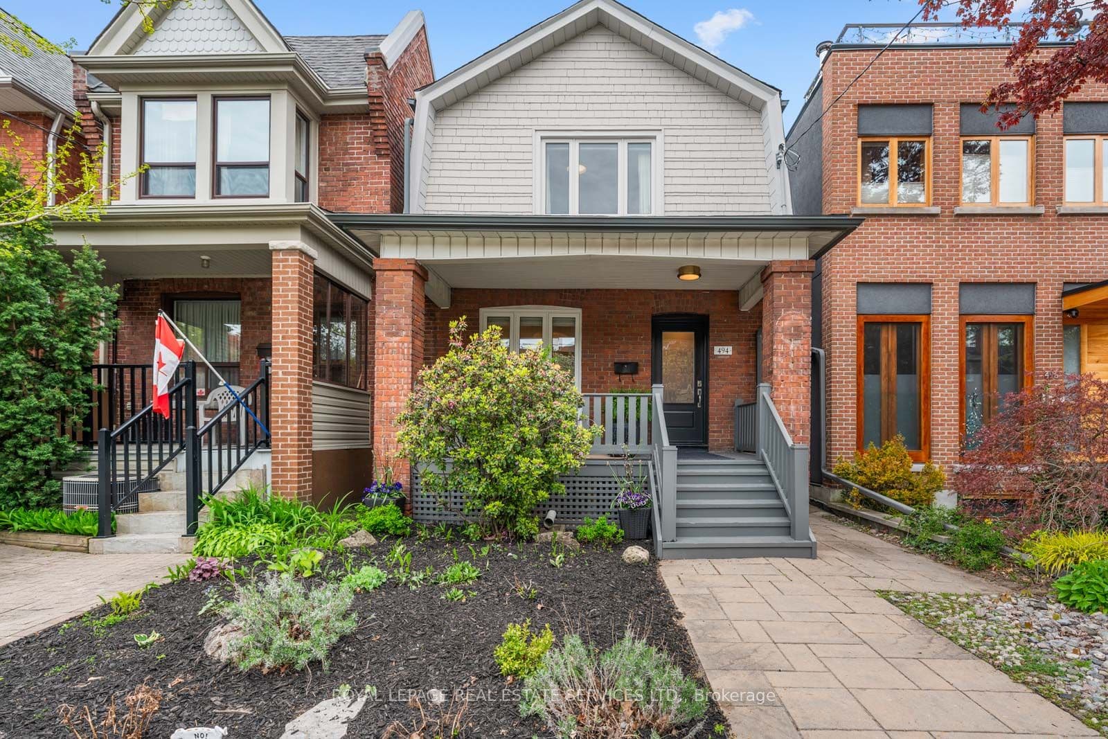 494 Durie Street photo 1
