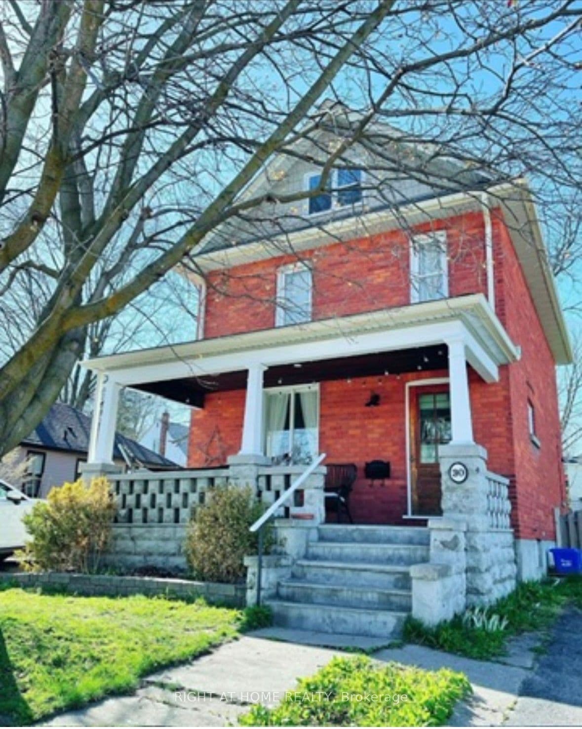 30 GROVE Street photo 1