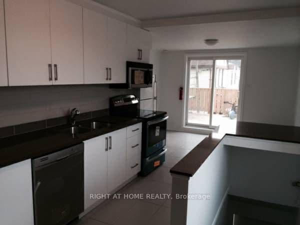 Unit A 332 Salem Avenue photo 1