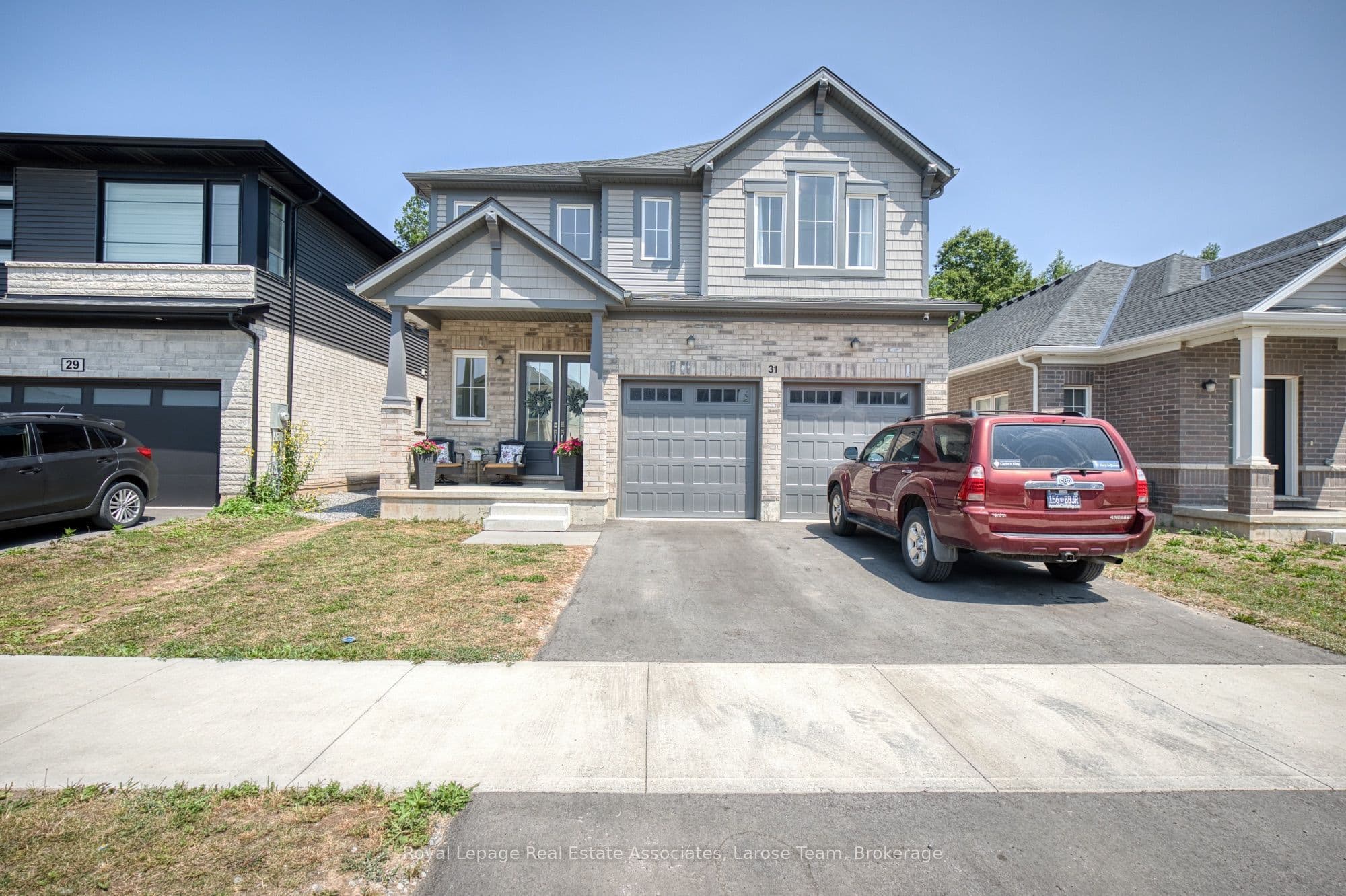 Unit Upper 31 Willson Drive photo 1