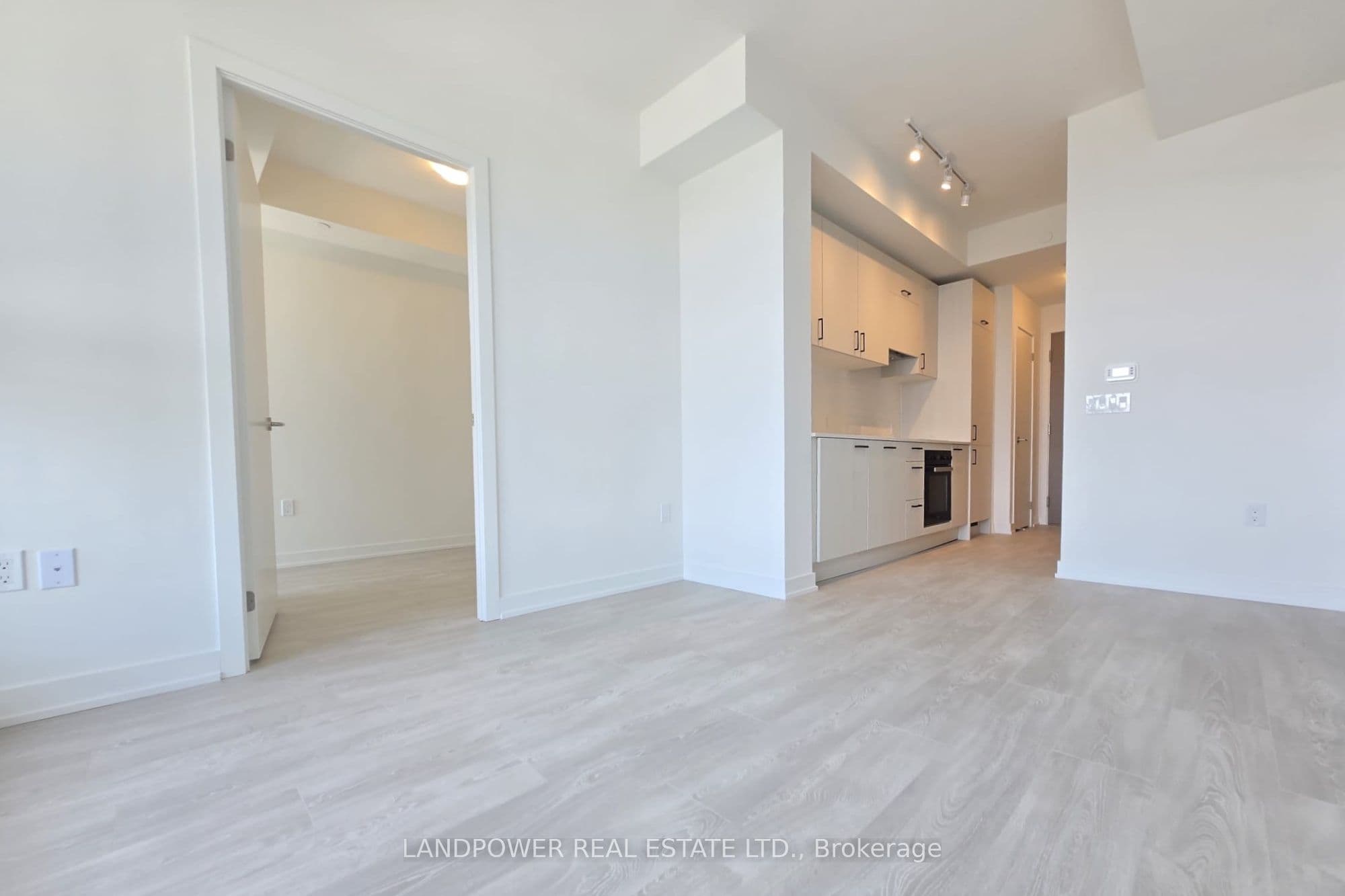 Unit 3208 5 Quarrington Lane photo 1
