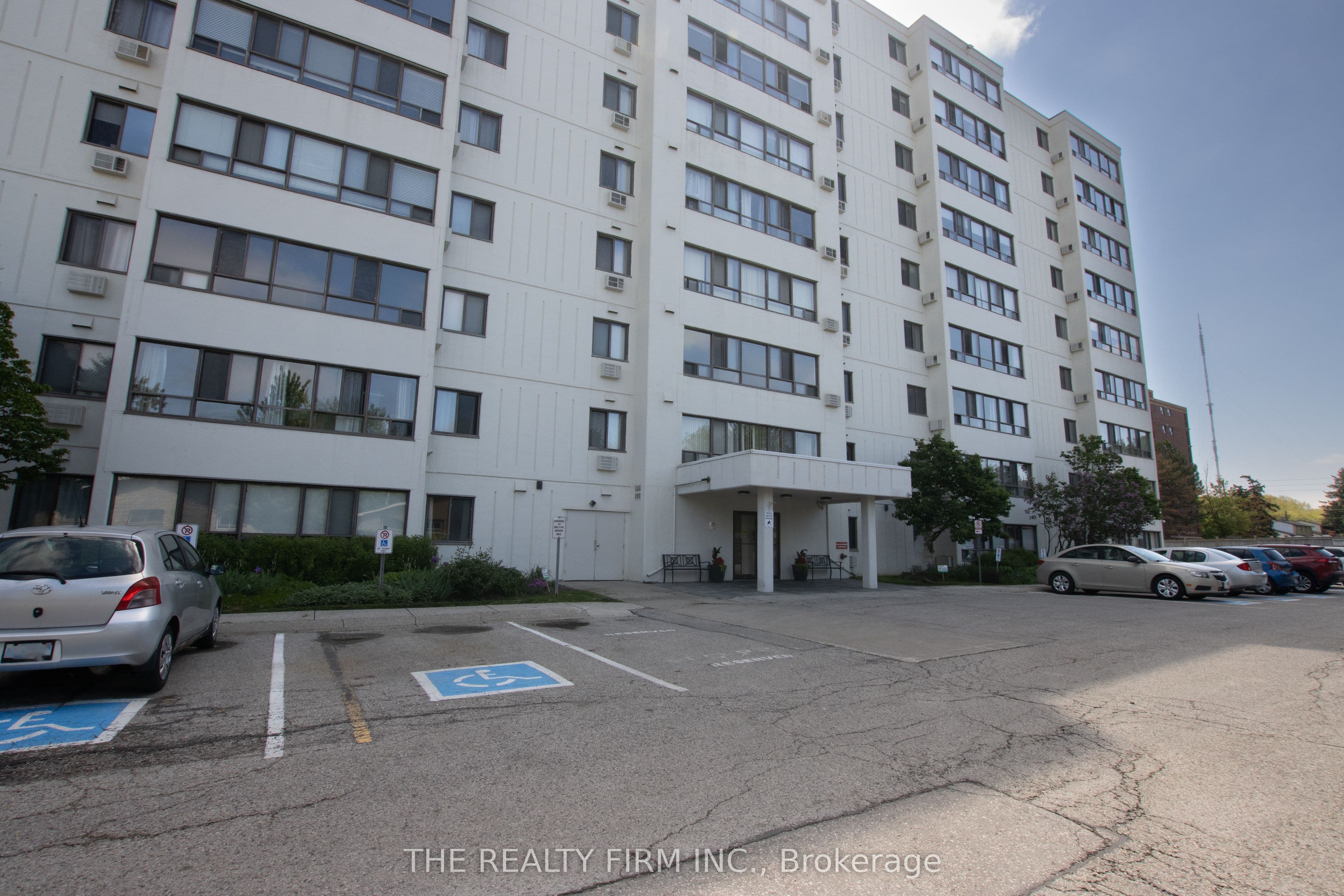 Unit 403 135 Baseline Road photo 1