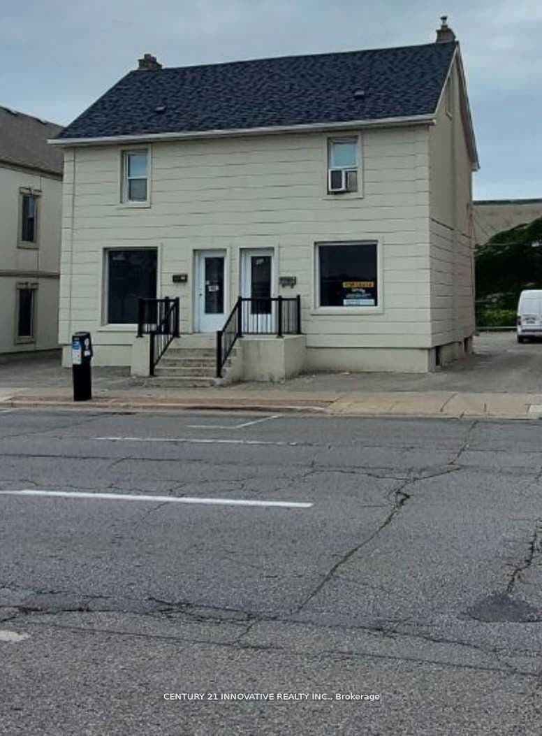 82 Centre Street photo 1