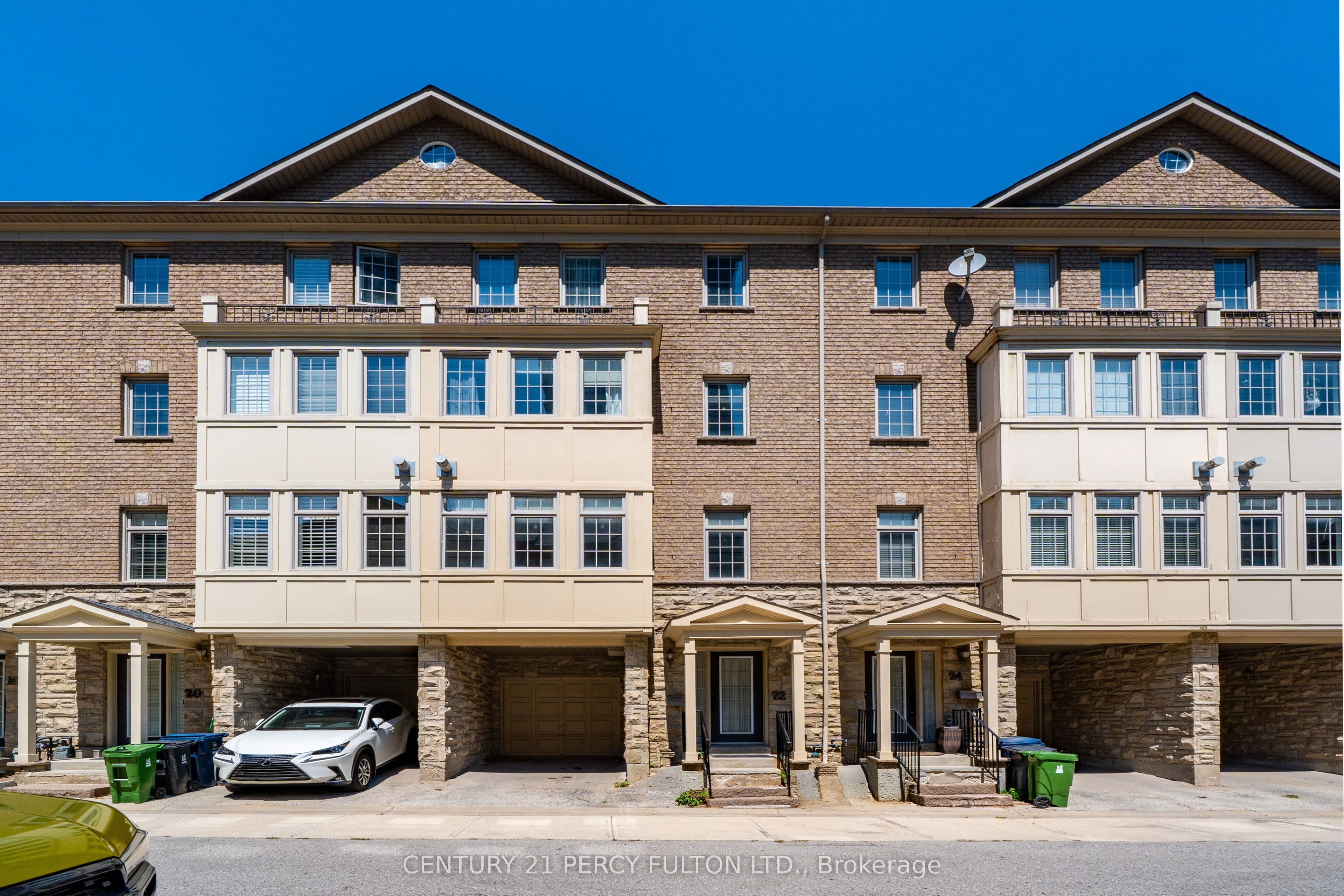 Unit 15 22 William Poole Way photo 1