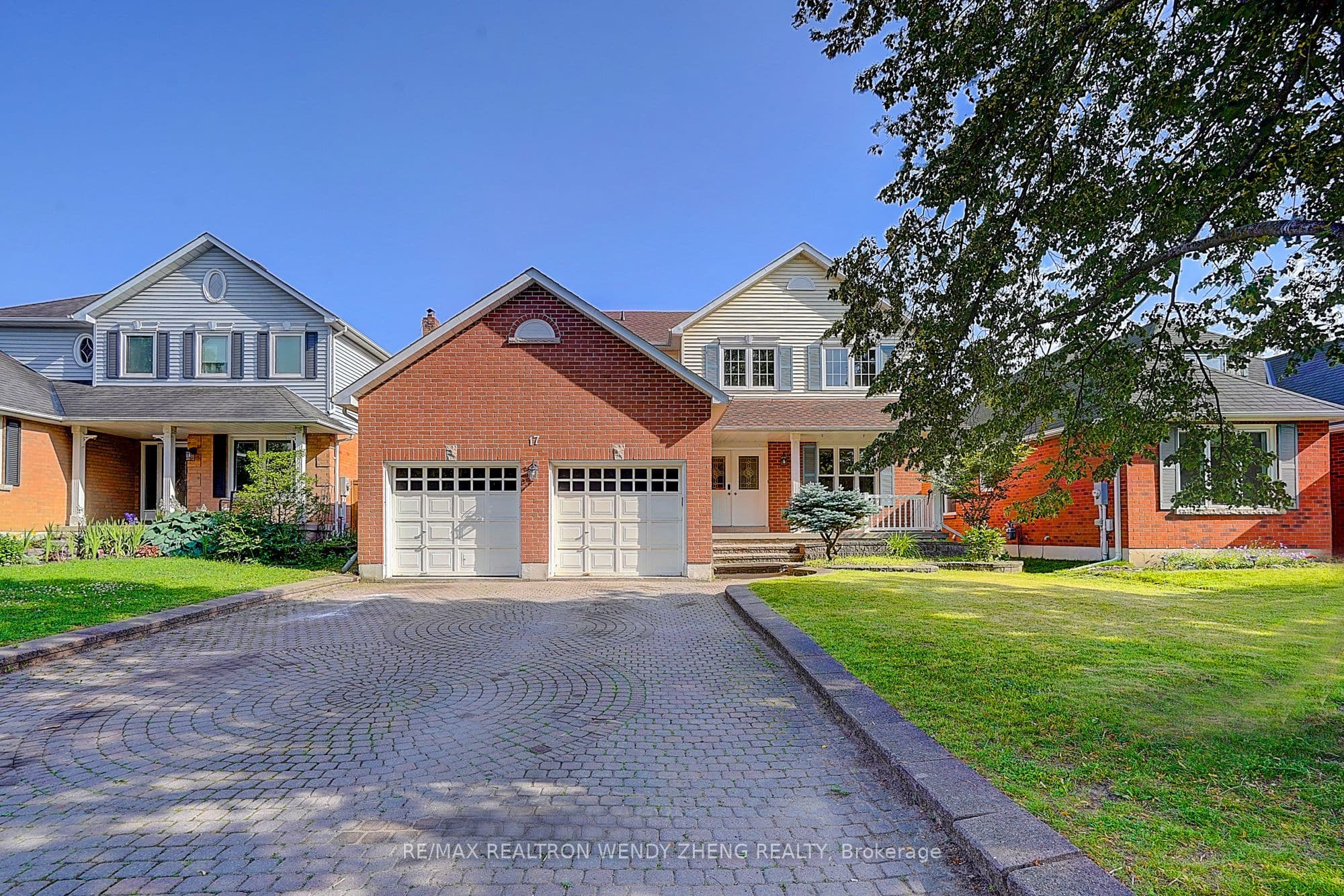 17 Pebblebeach Drive photo 1