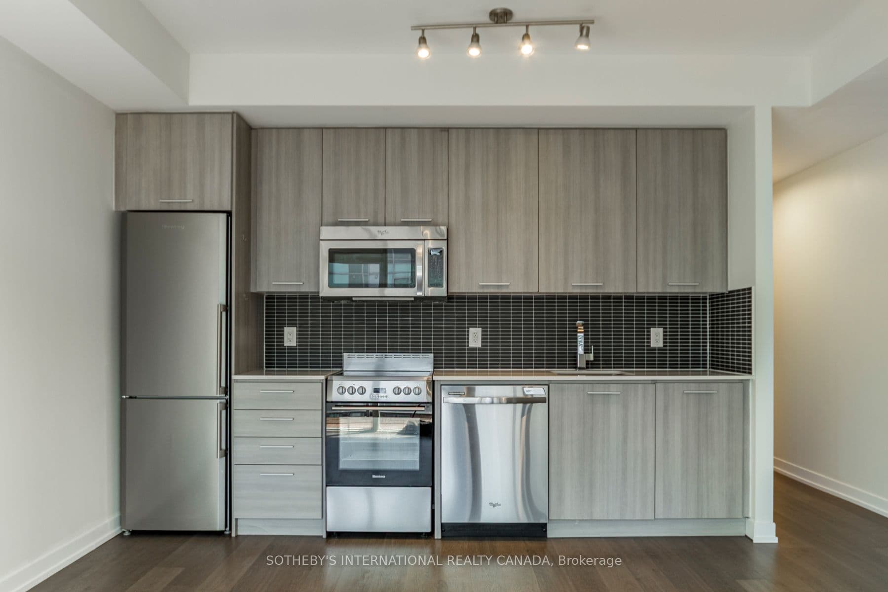 Unit 713 105 George Street photo 1