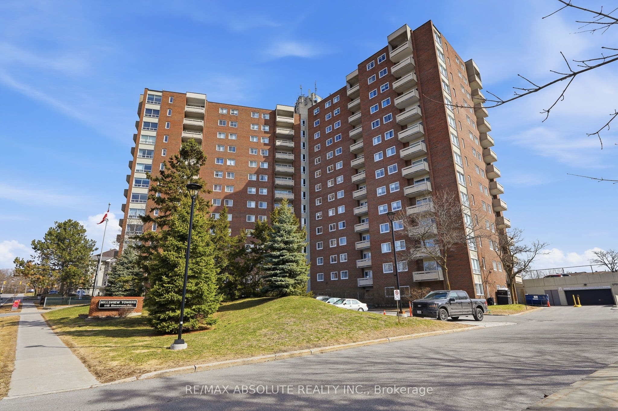 Unit 1010 915 Elmsmere Road photo 1