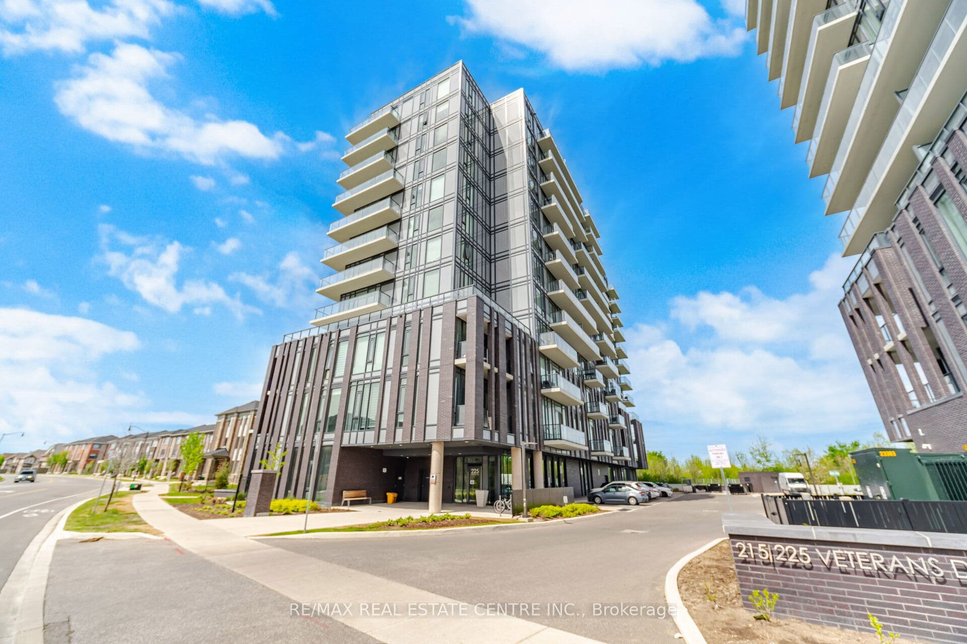 Unit 607 225 Veterans Drive photo 1