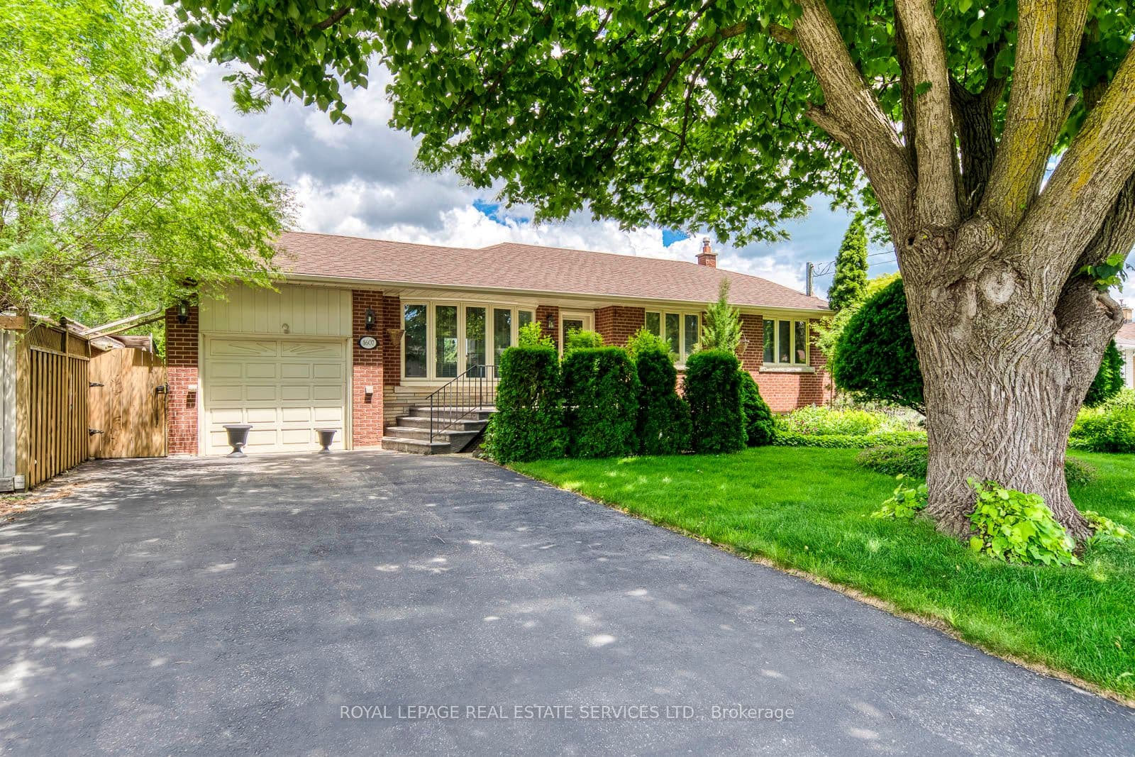 1607 Ewald Road photo 1