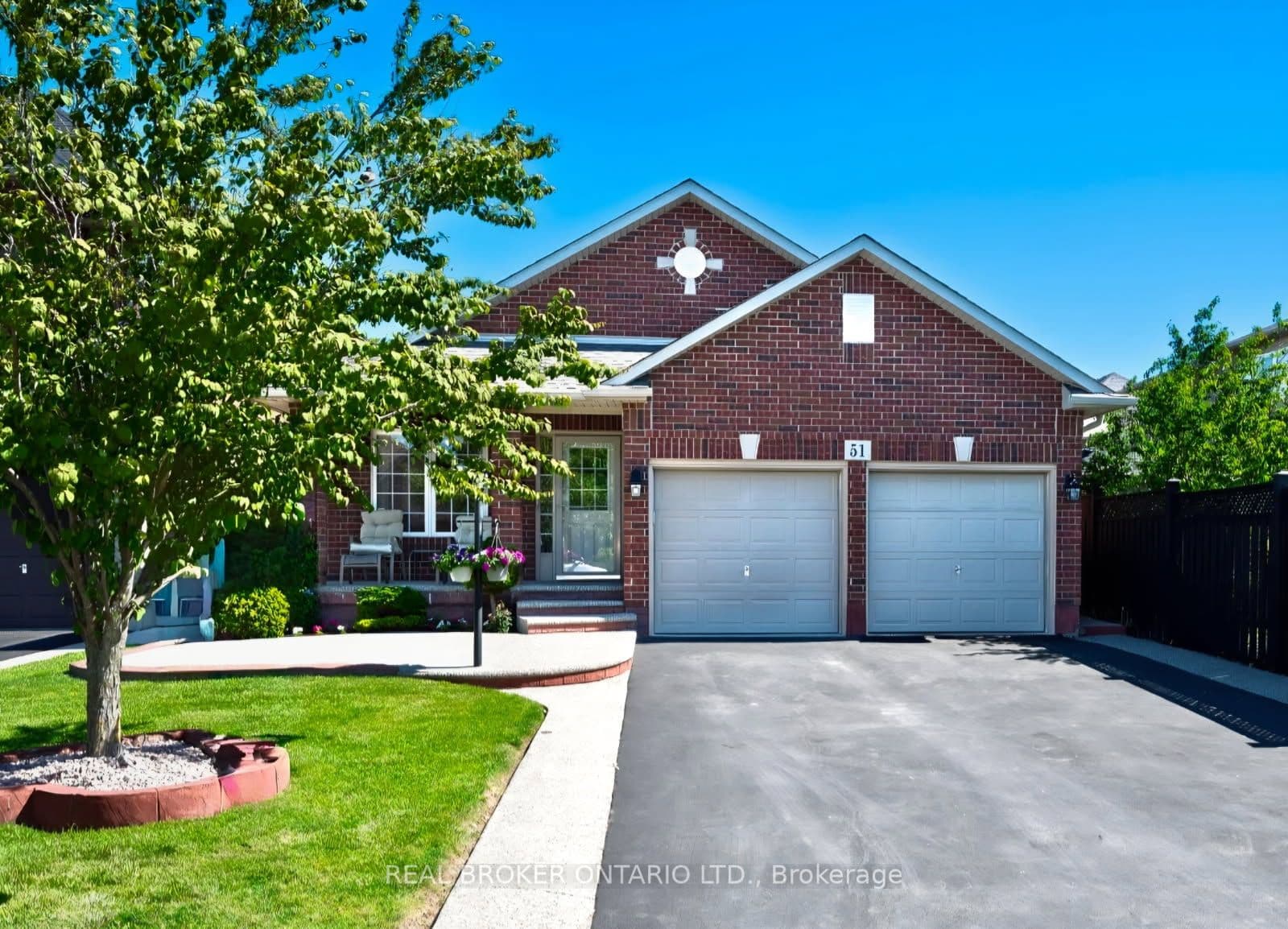 51 Sundance Crescent photo 1