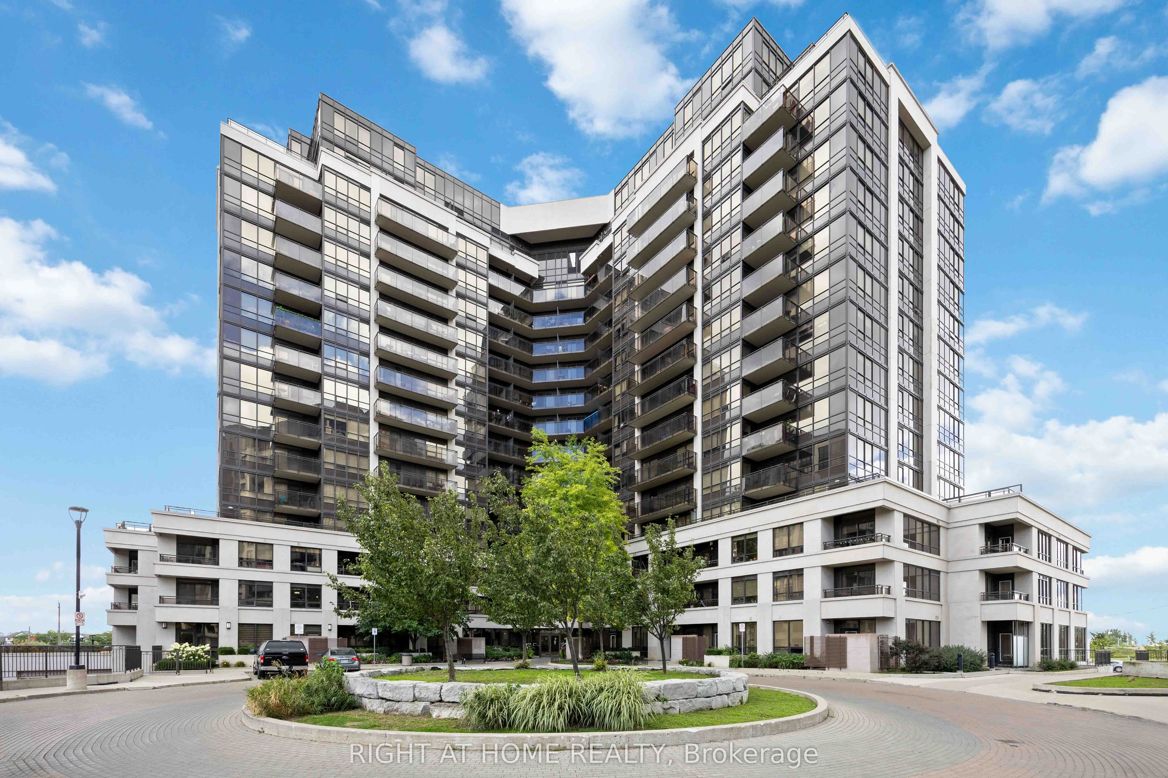Unit 1521 1060 Sheppard Avenue photo 1