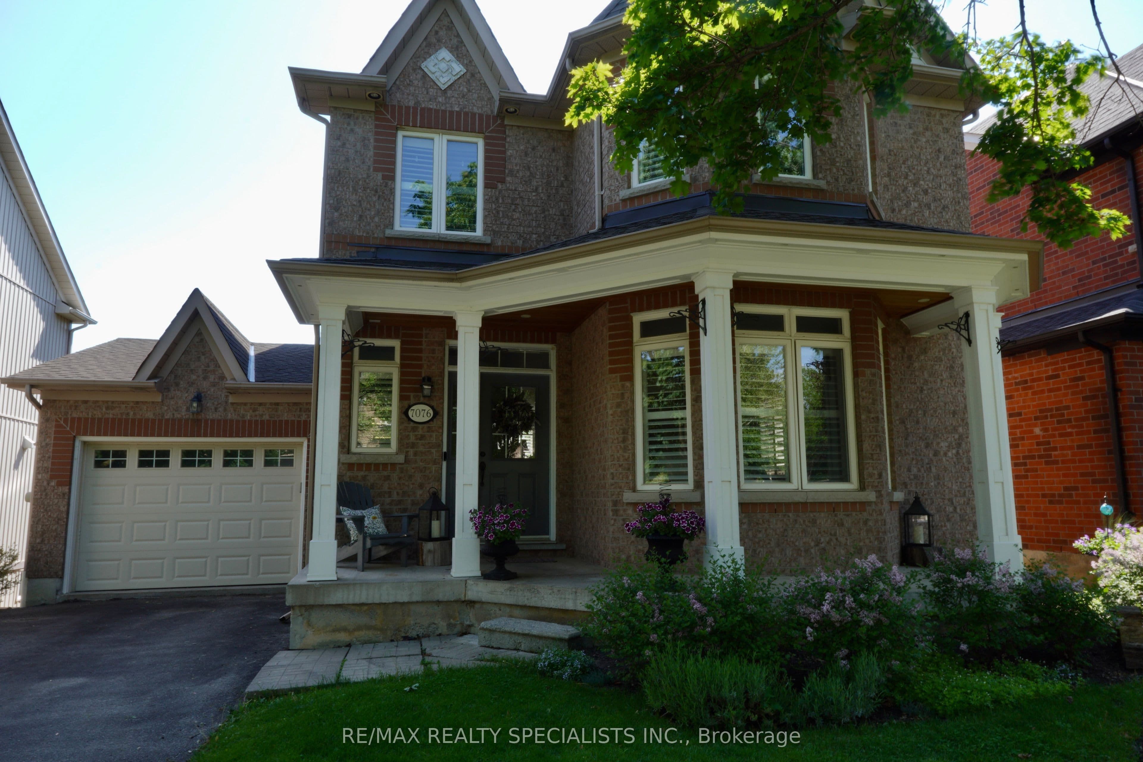 7076 Gillespie Lane photo 1