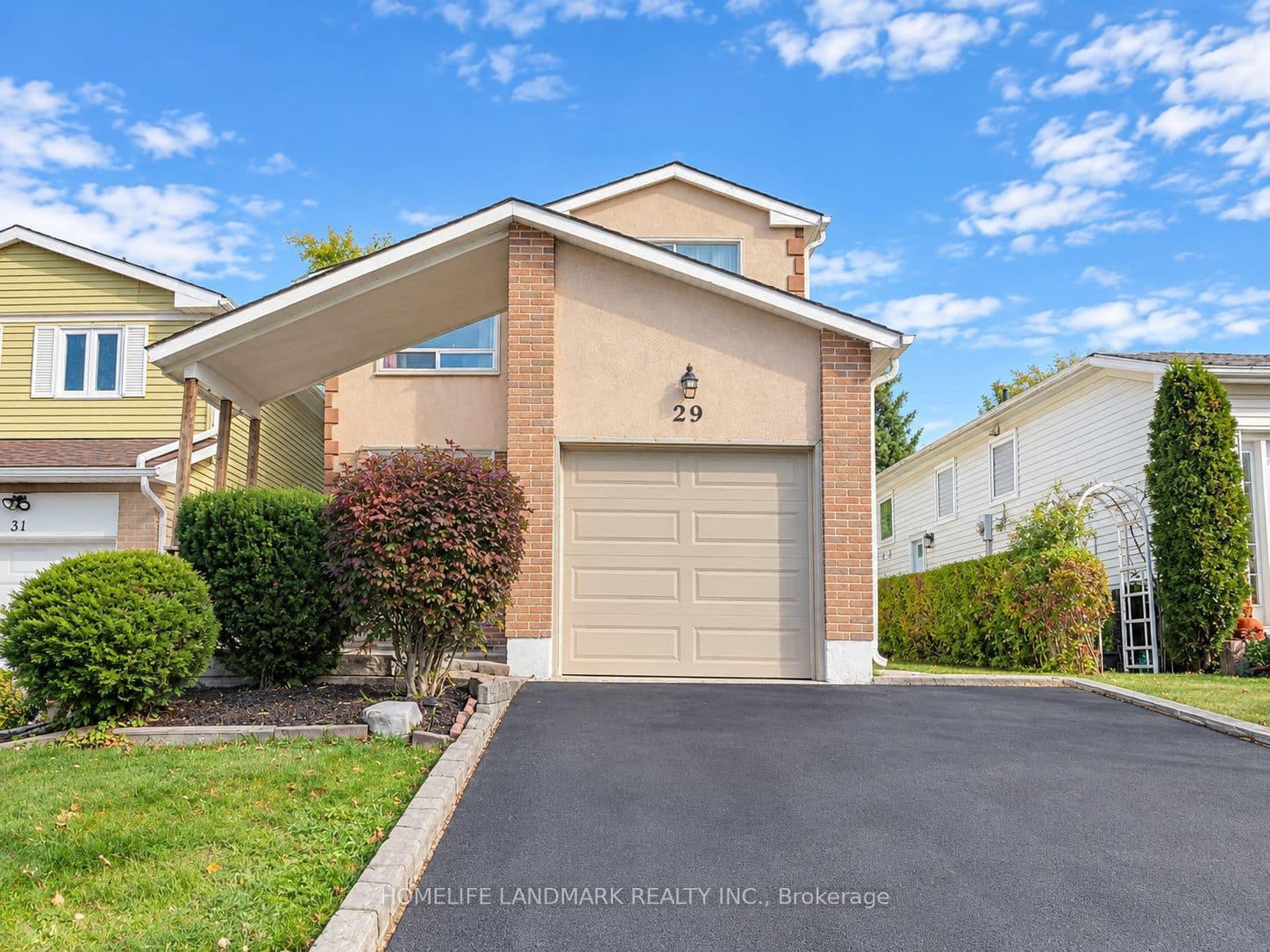 29 Snowshoe Crescent photo 1