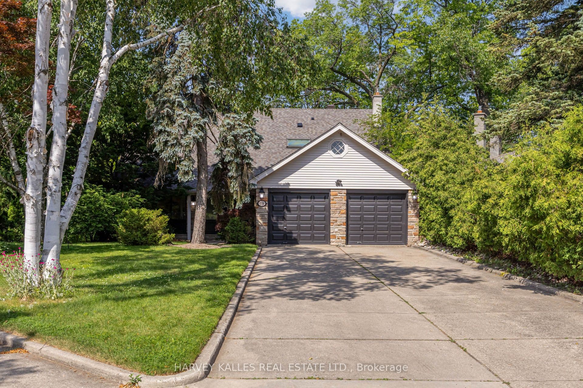 19 Ridgegate Crescent photo 1