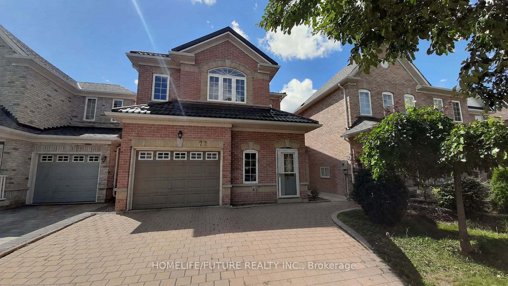 72 Sharon Lee Drive photo 1
